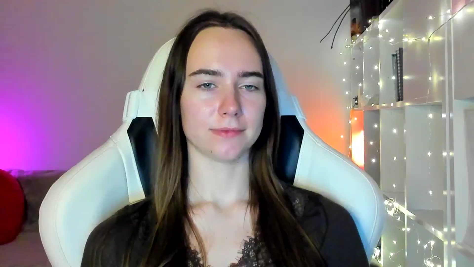 Gallery image thumbnail from OhAlisa's myfreecams stream on, 02/11/2026, 18:23 image 16 of 20