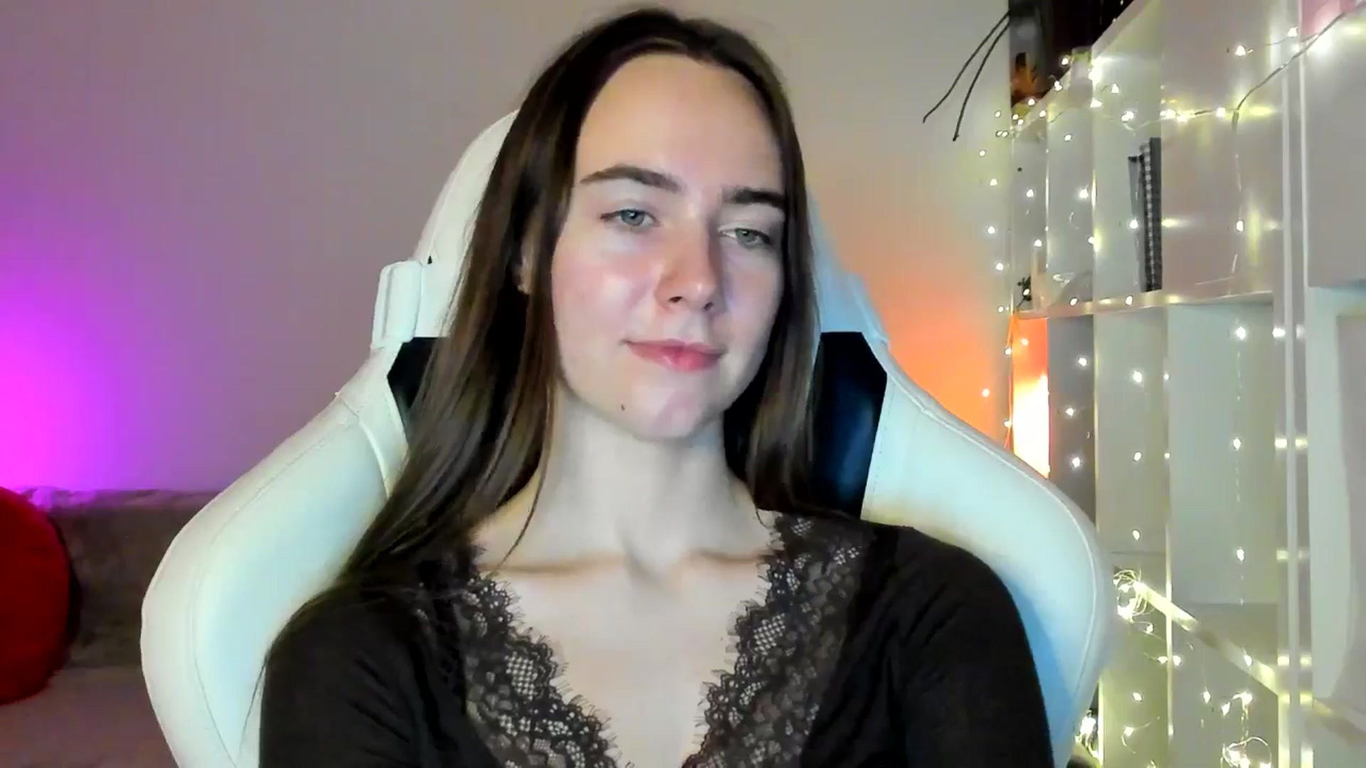 Gallery image thumbnail from OhAlisa's myfreecams stream on, 02/11/2026, 18:23 image 13 of 20