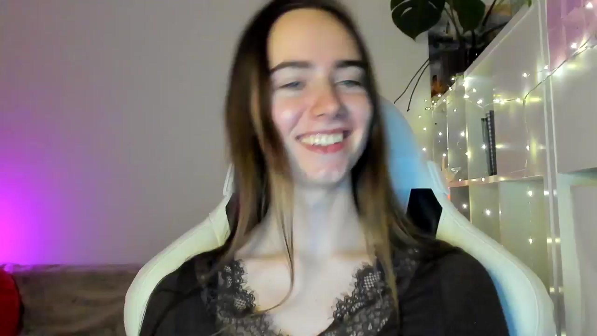 Gallery image thumbnail from OhAlisa's myfreecams stream on, 02/11/2026, 18:23 image 2 of 20