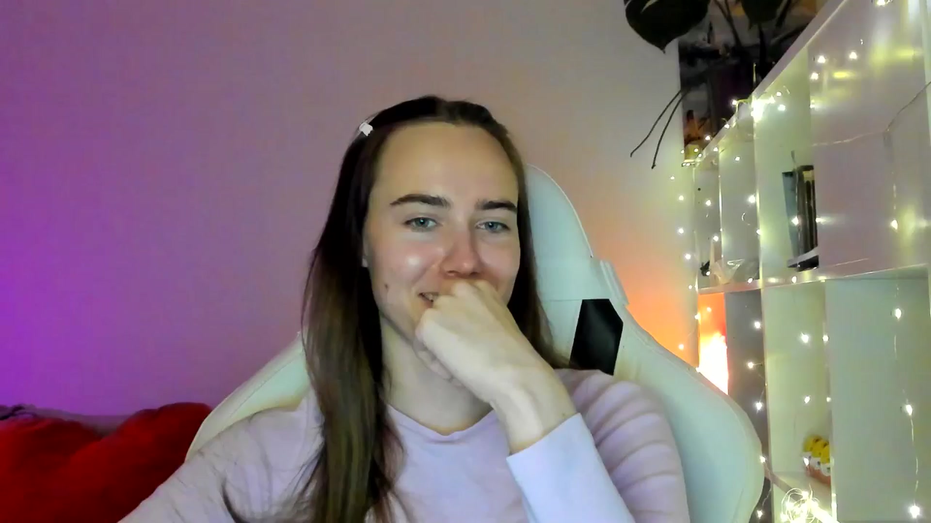 Gallery image thumbnail from OhAlisa's myfreecams stream on, 02/14/2026, 18:26 image 15 of 20