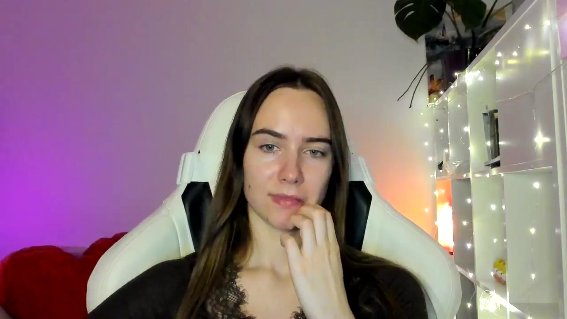 Gallery image thumbnail from OhAlisa's myfreecams stream on, 02/15/2026, 16:35 image 13 of 20