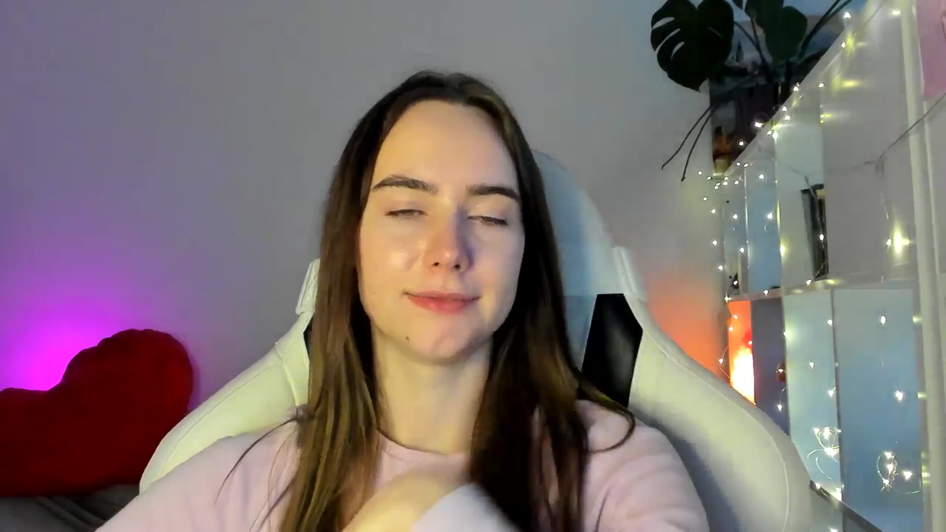 Gallery image thumbnail from OhAlisa's myfreecams stream on, 03/02/2026, 16:37 image 17 of 20