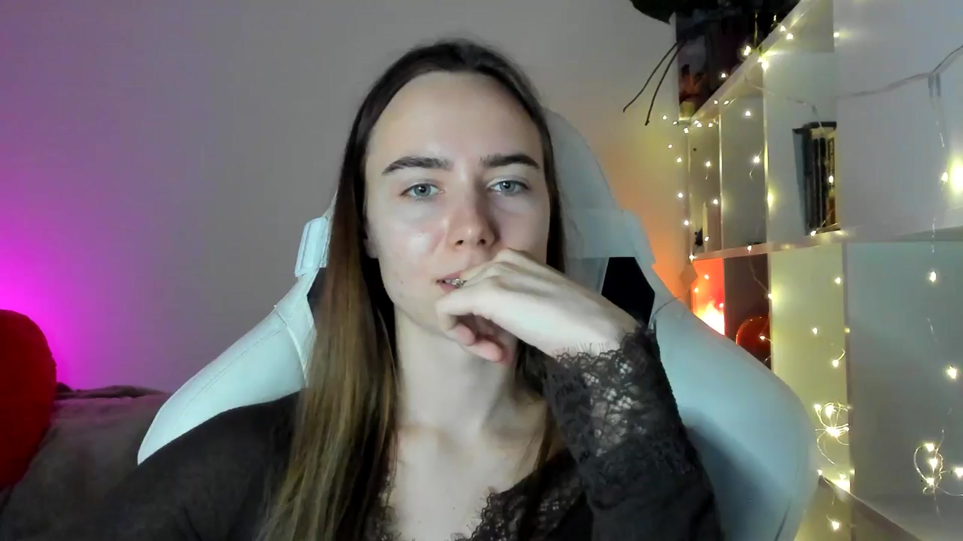 Gallery image thumbnail from OhAlisa's myfreecams stream on, 03/03/2026, 17:08 image 18 of 20