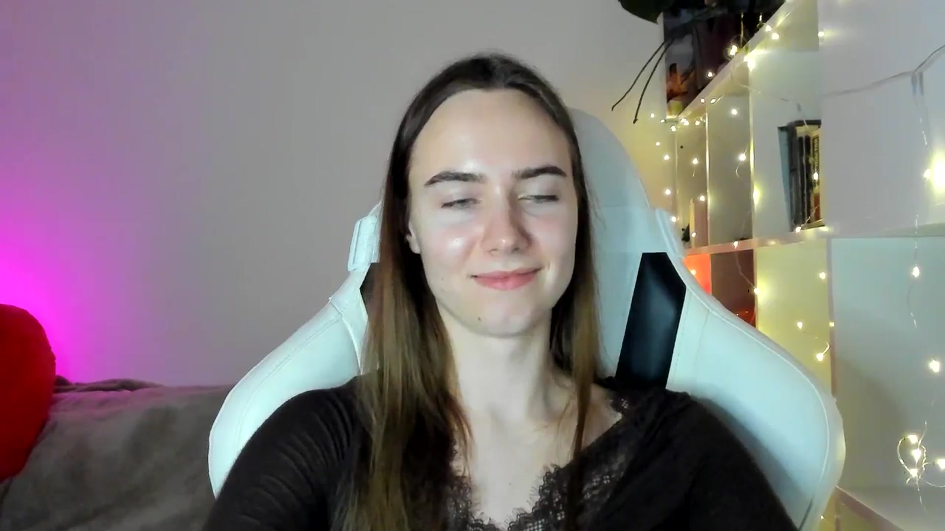 Gallery image thumbnail from OhAlisa's myfreecams stream on, 03/03/2026, 17:08 image 17 of 20