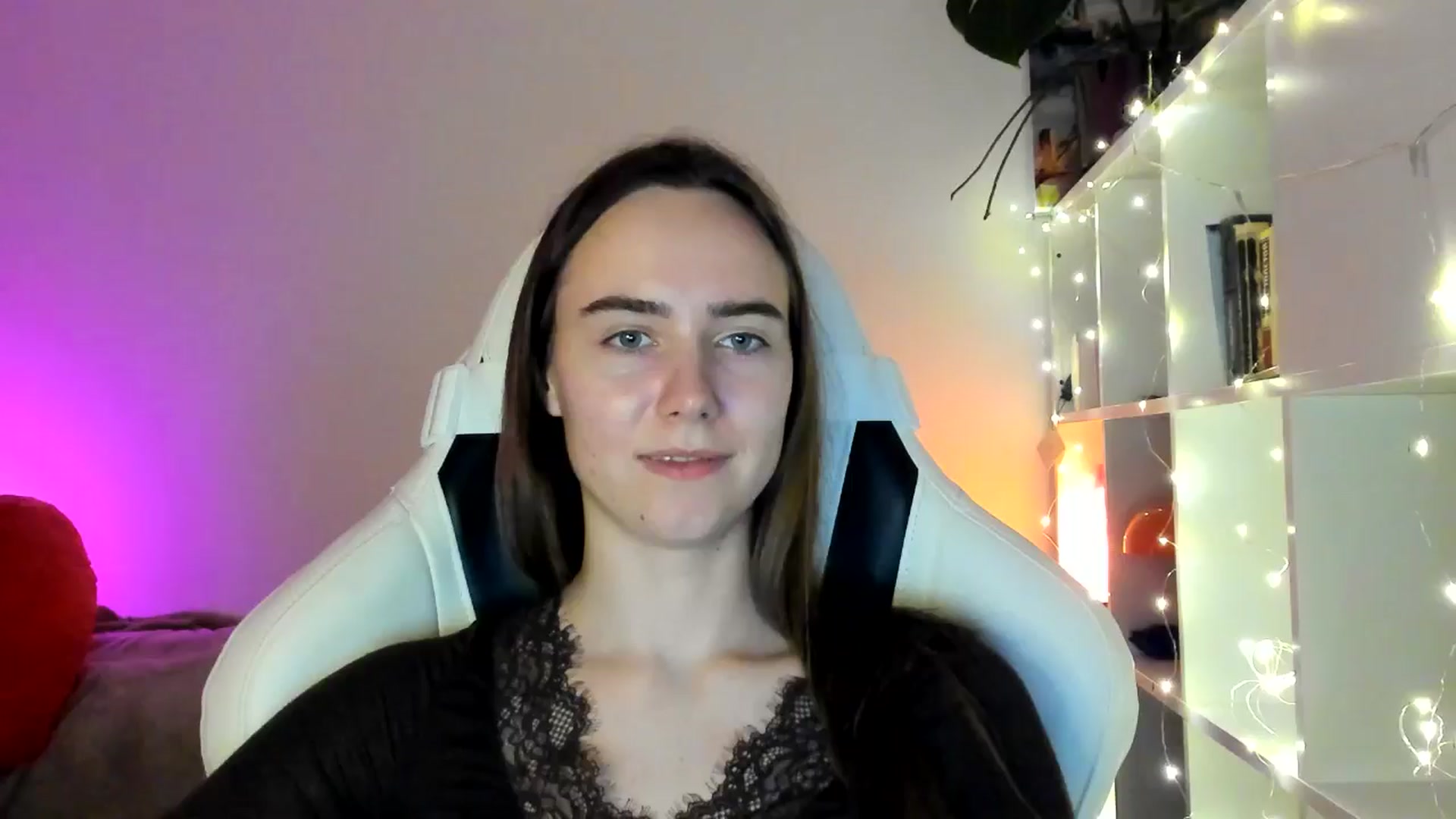 Gallery image thumbnail from OhAlisa's myfreecams stream on, 03/03/2026, 18:14 image 13 of 20