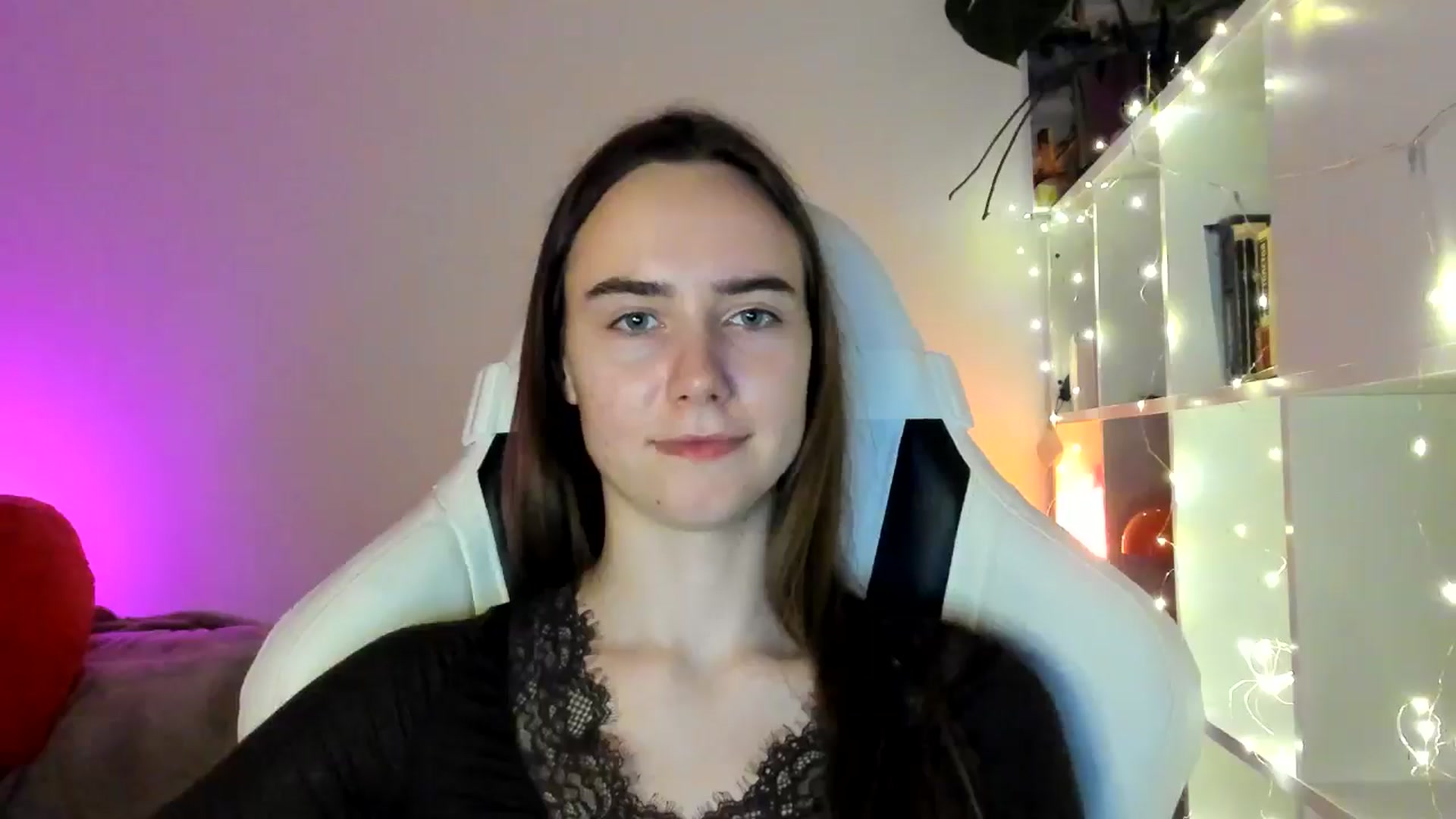 Gallery image thumbnail from OhAlisa's myfreecams stream on, 03/03/2026, 18:14 image 17 of 20