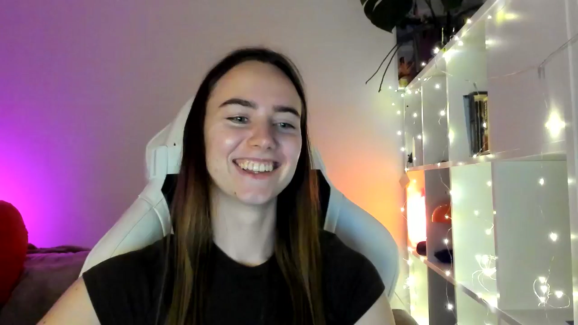 Gallery image thumbnail from OhAlisa's myfreecams stream on, 03/03/2026, 19:19 image 19 of 20
