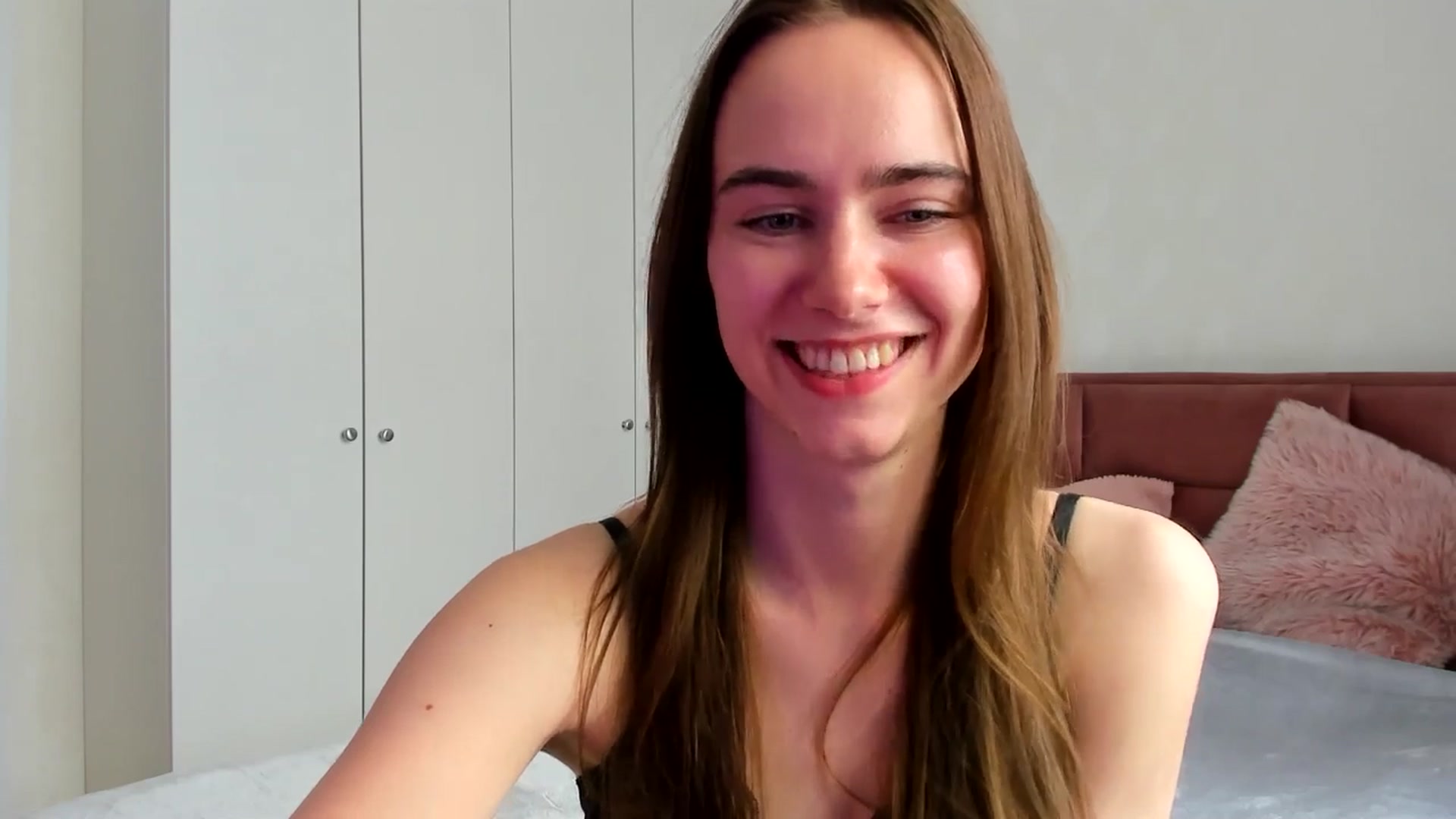 Gallery image thumbnail from OhAlisa's myfreecams stream on, 04/22/2026, 13:20 image 8 of 20