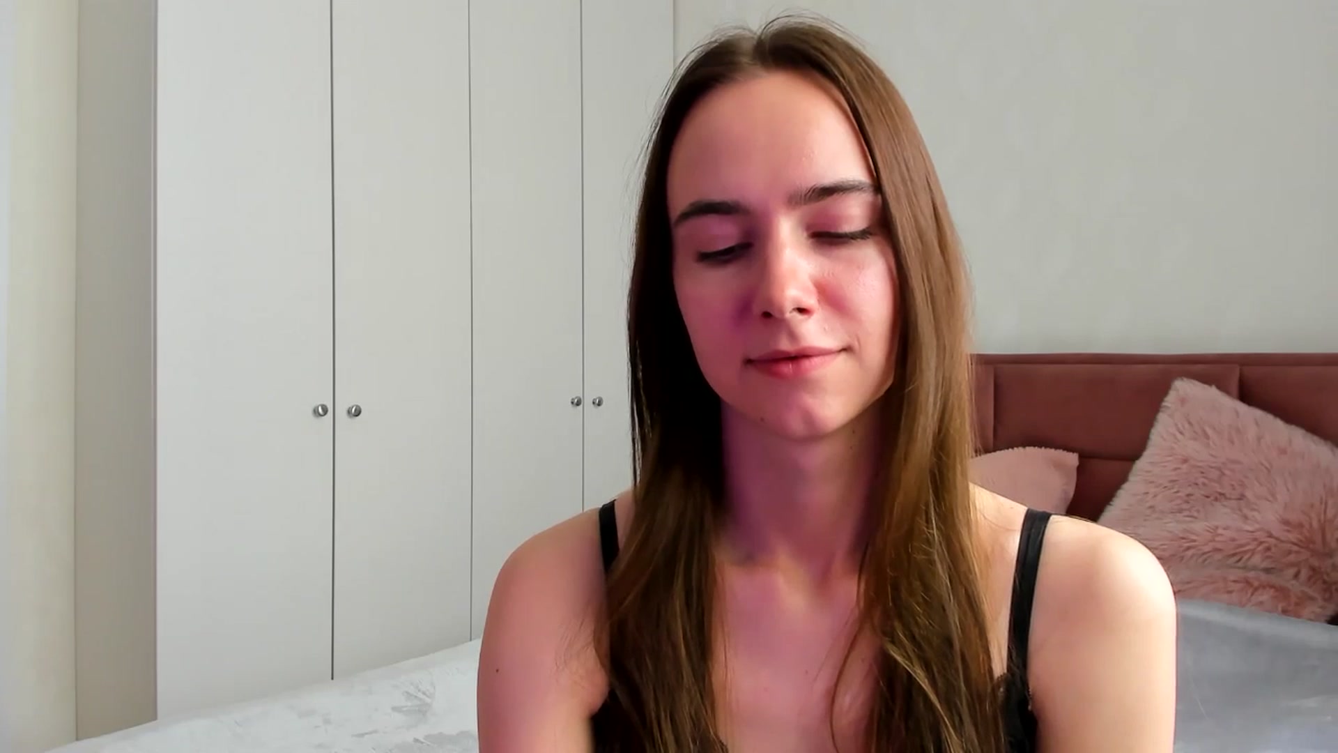 Gallery image thumbnail from OhAlisa's myfreecams stream on, 04/22/2026, 13:20 image 5 of 20