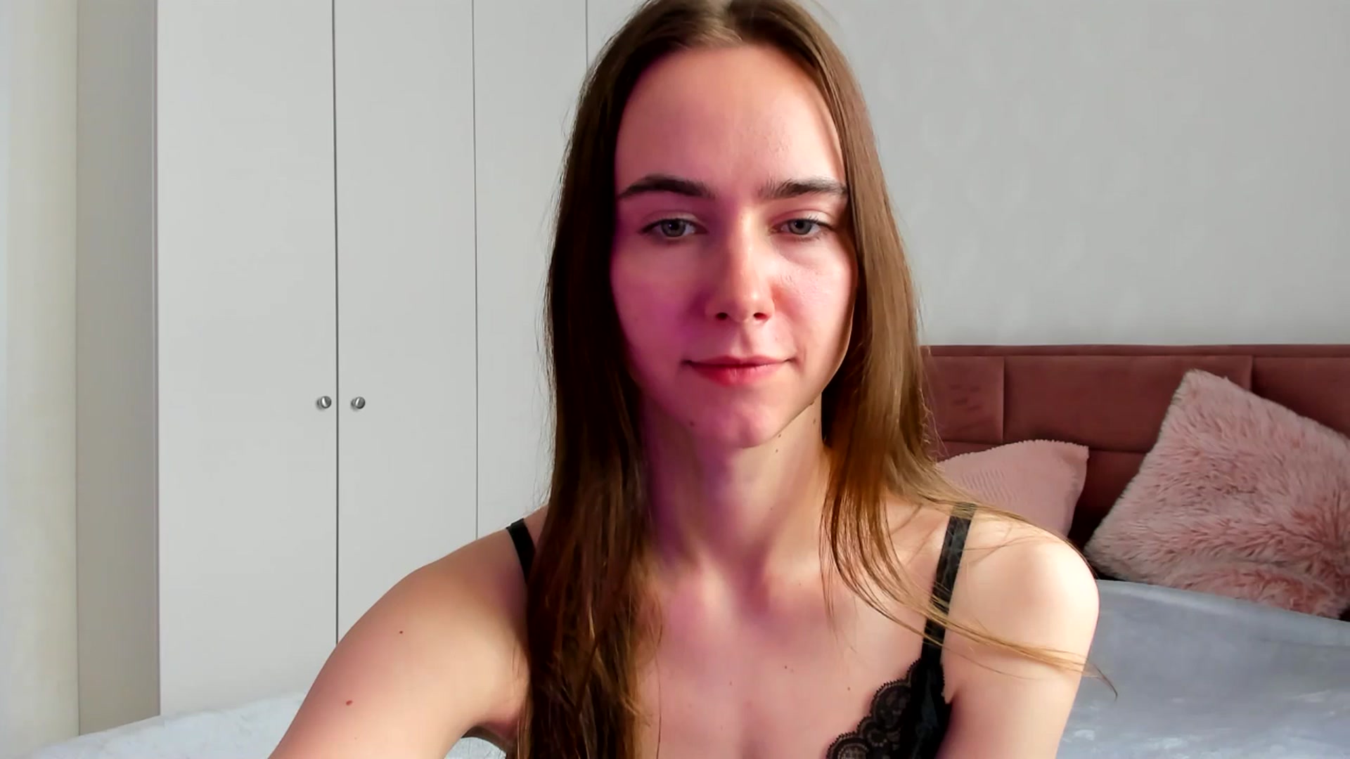 Gallery image thumbnail from OhAlisa's myfreecams stream on, 04/22/2026, 13:20 image 16 of 20