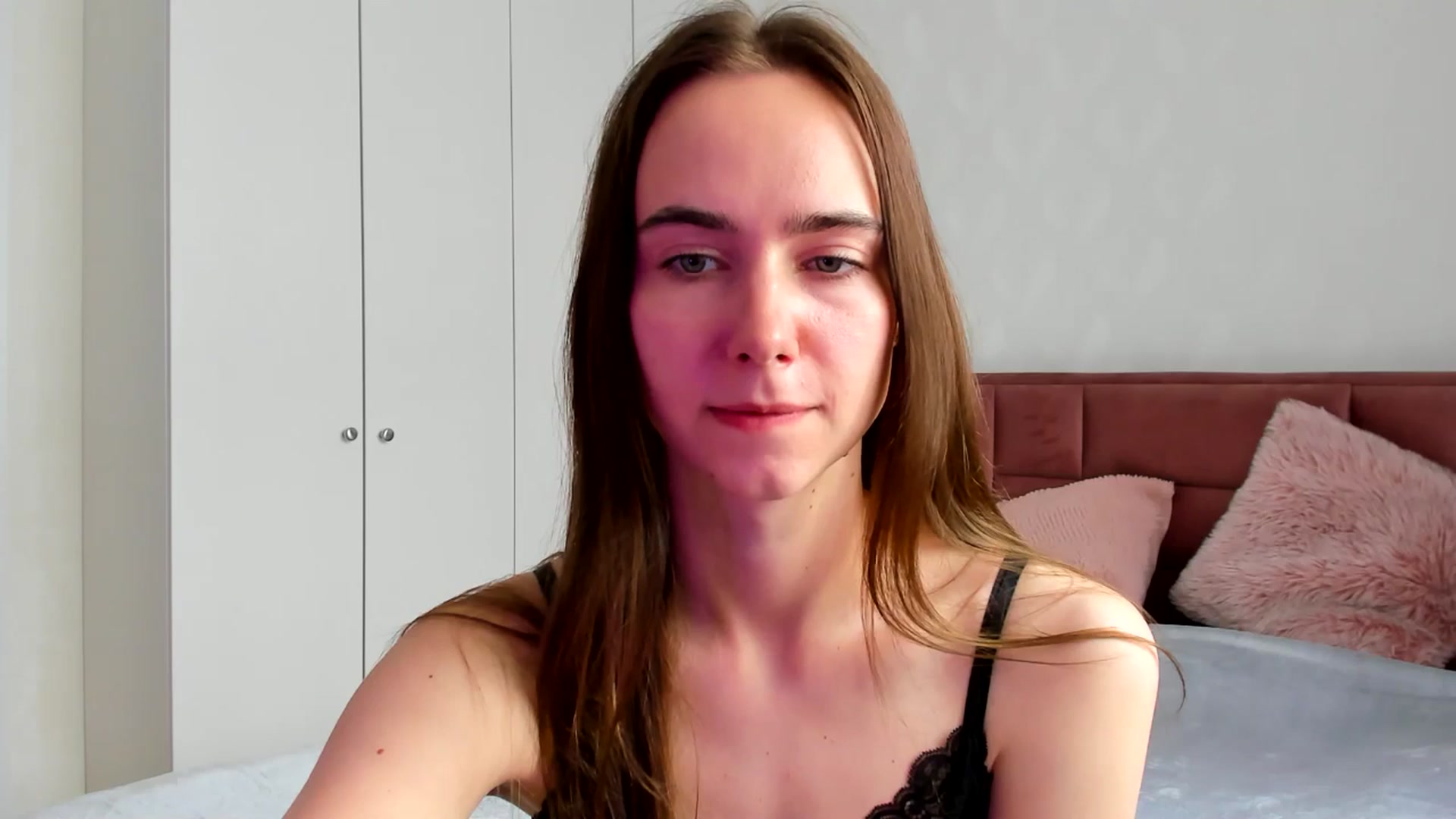 Gallery image thumbnail from OhAlisa's myfreecams stream on, 04/22/2026, 13:20 image 15 of 20