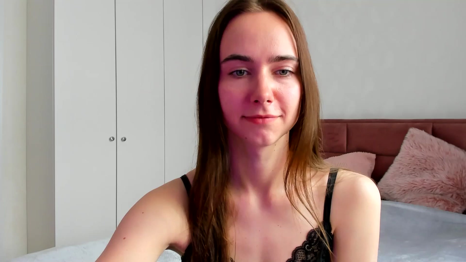 Gallery image thumbnail from OhAlisa's myfreecams stream on, 04/22/2026, 13:20 image 17 of 20