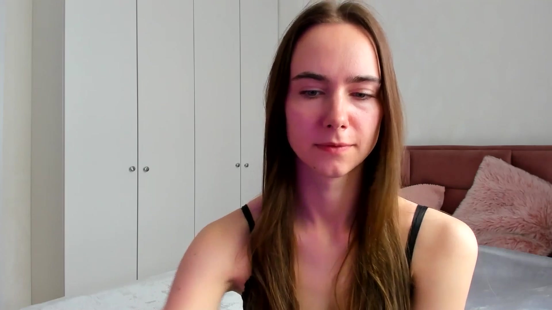 Gallery image thumbnail from OhAlisa's myfreecams stream on, 04/22/2026, 13:20 image 6 of 20