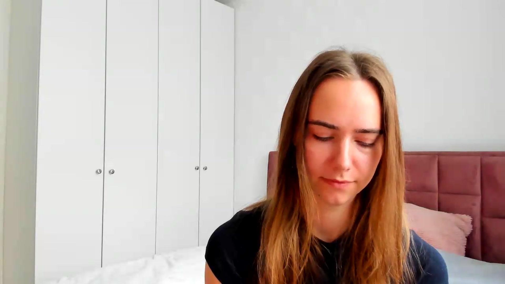 Gallery image thumbnail from OhAlisa's myfreecams stream on, 05/13/2026, 11:19 image 4 of 20