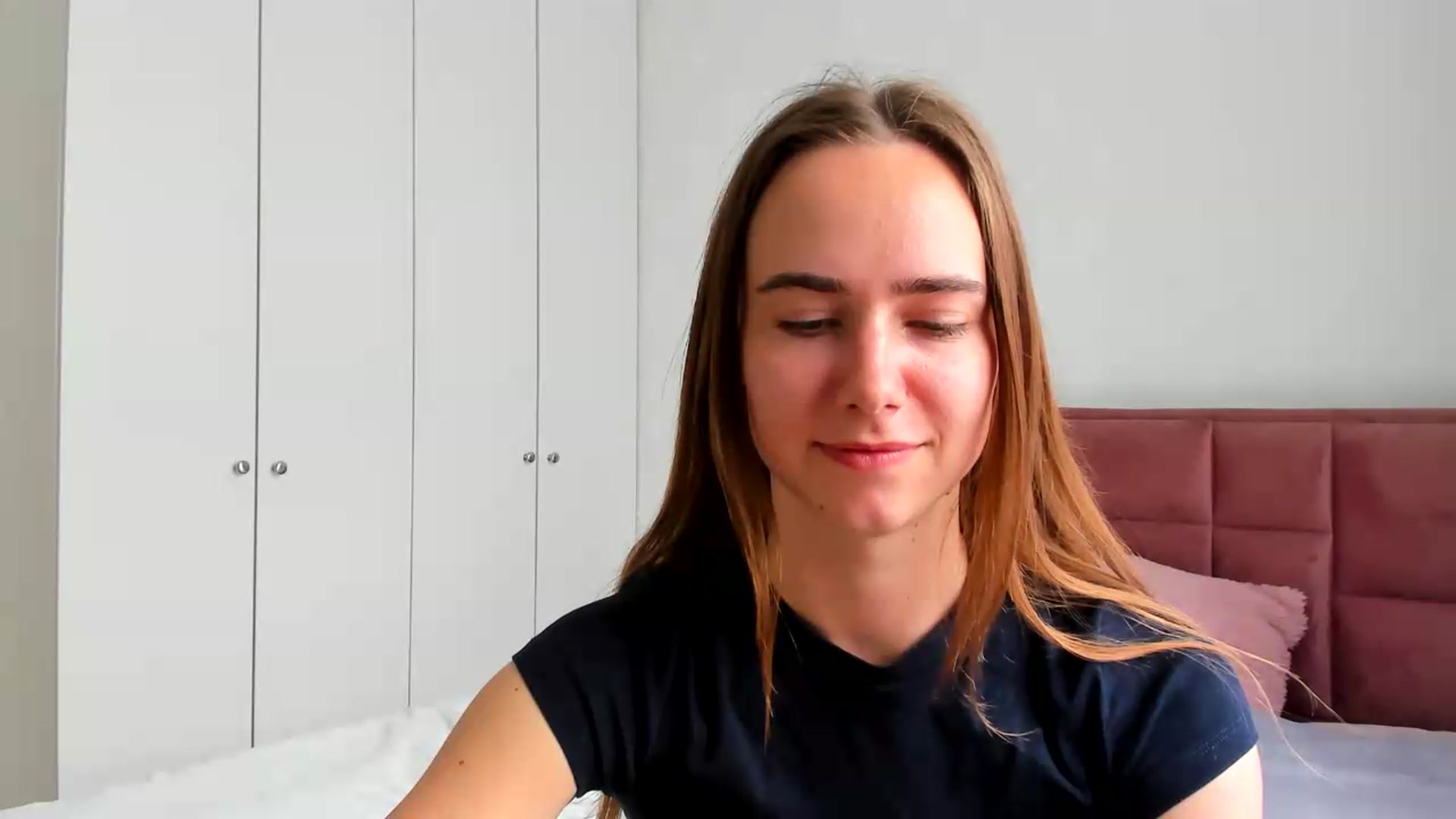 Gallery image thumbnail from OhAlisa's myfreecams stream on, 05/13/2026, 12:39 image 18 of 20