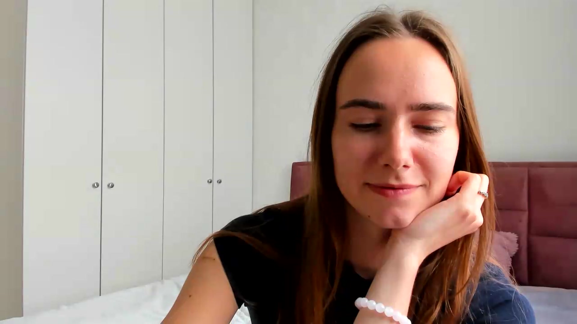 Gallery image thumbnail from OhAlisa's myfreecams stream on, 05/13/2026, 12:39 image 11 of 20
