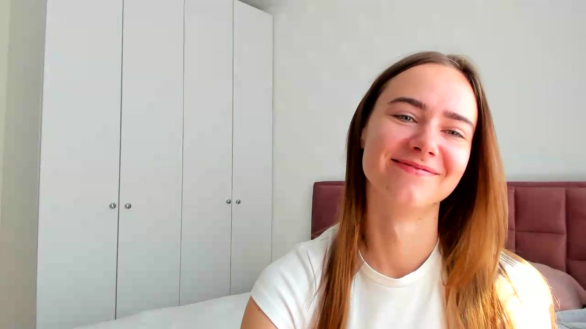 Gallery image thumbnail from OhAlisa's myfreecams stream on, 05/16/2026, 07:35 image 10 of 20