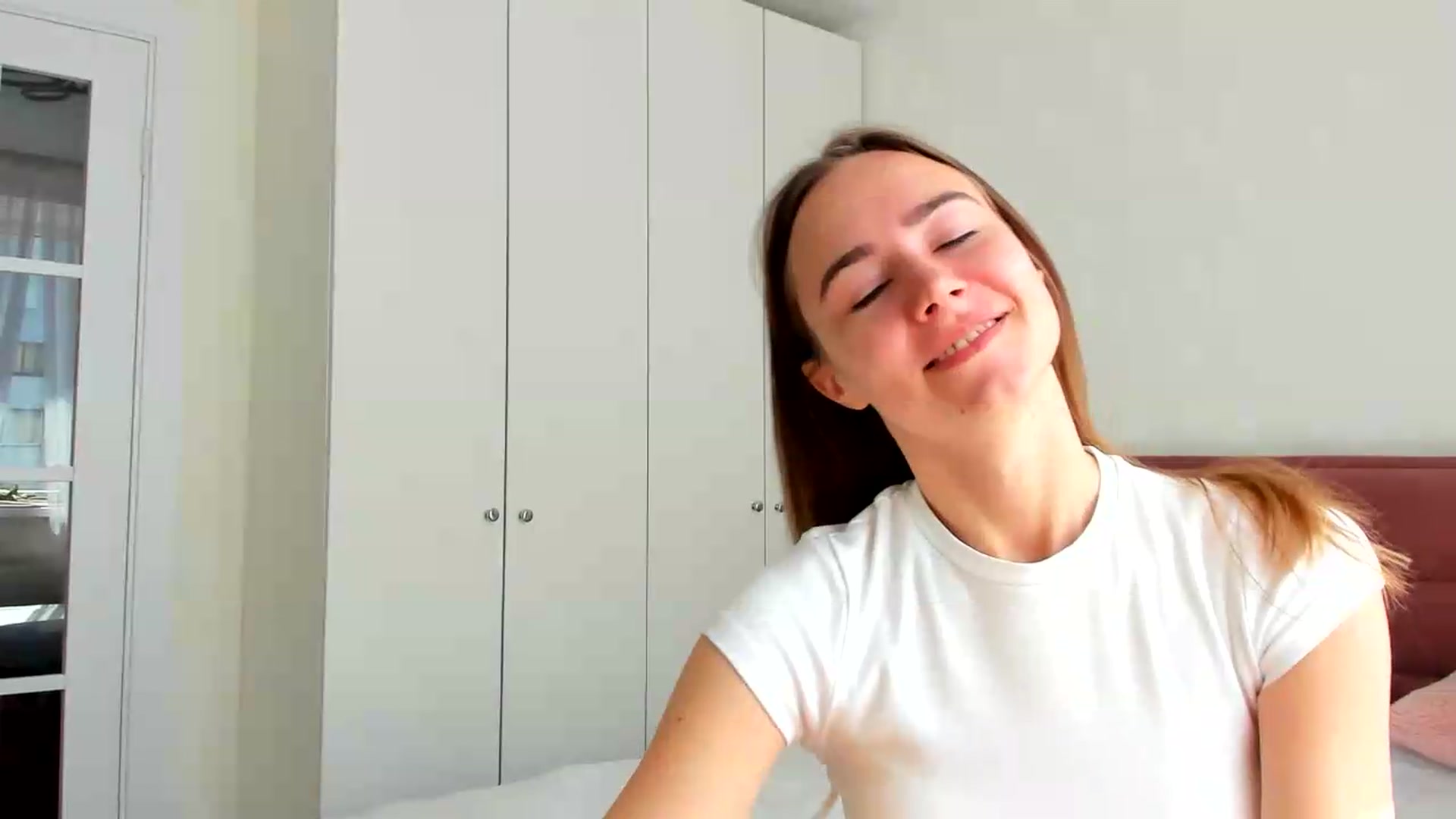 Gallery image thumbnail from OhAlisa's myfreecams stream on, 05/16/2026, 07:35 image 11 of 20