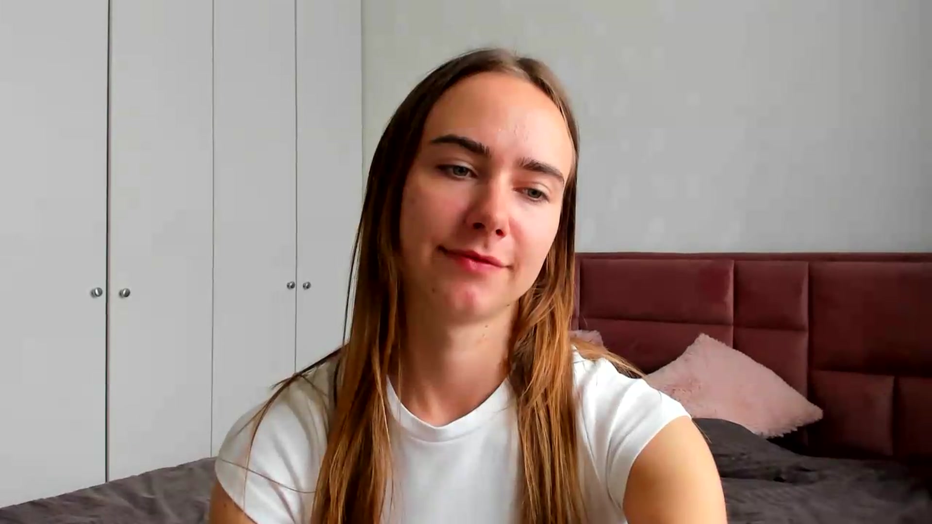Gallery image thumbnail from OhAlisa's myfreecams stream on, 05/25/2026, 15:27 image 15 of 20