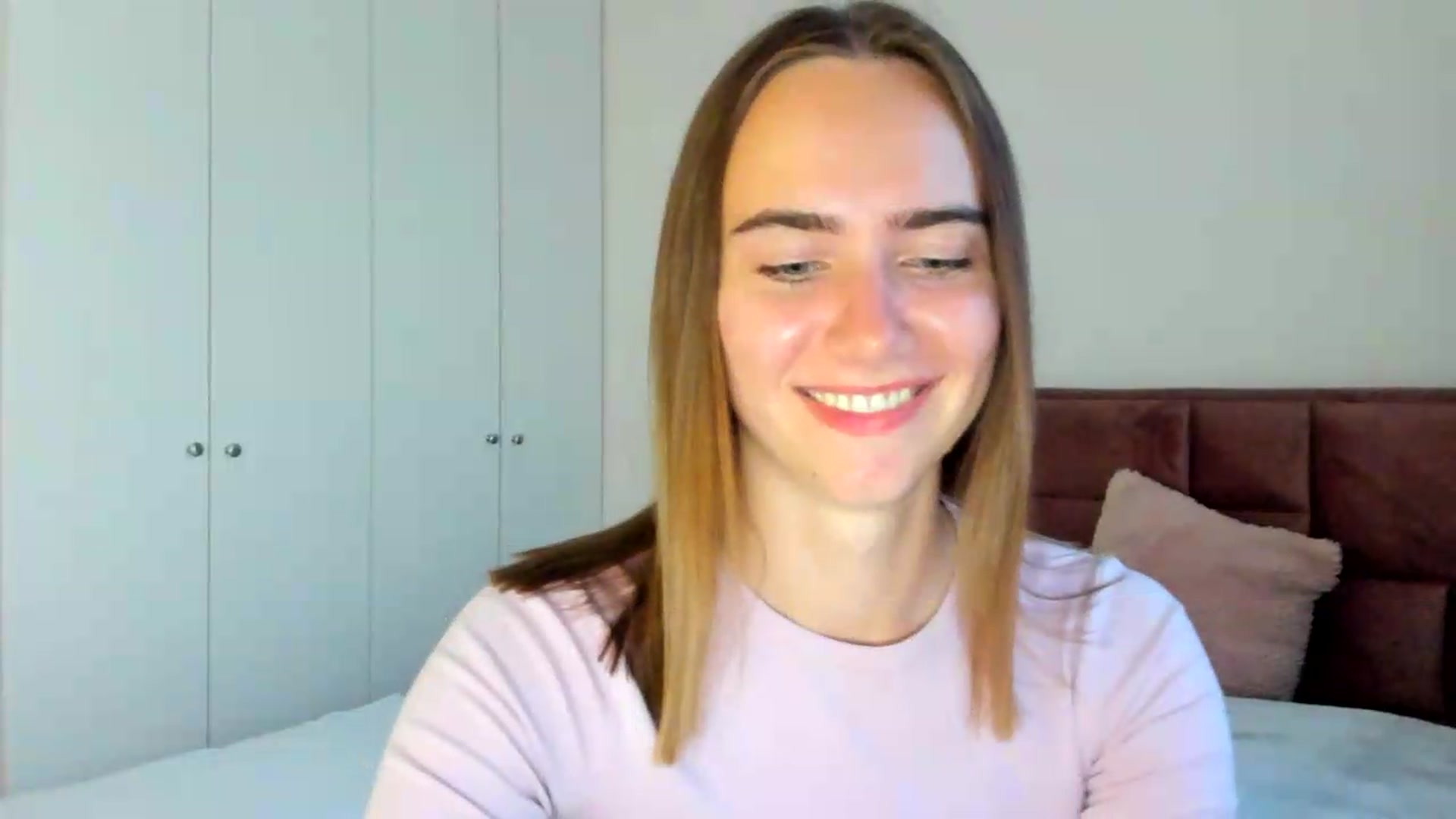 Gallery image thumbnail from OhAlisa's myfreecams stream on, 05/28/2026, 18:11 image 3 of 20