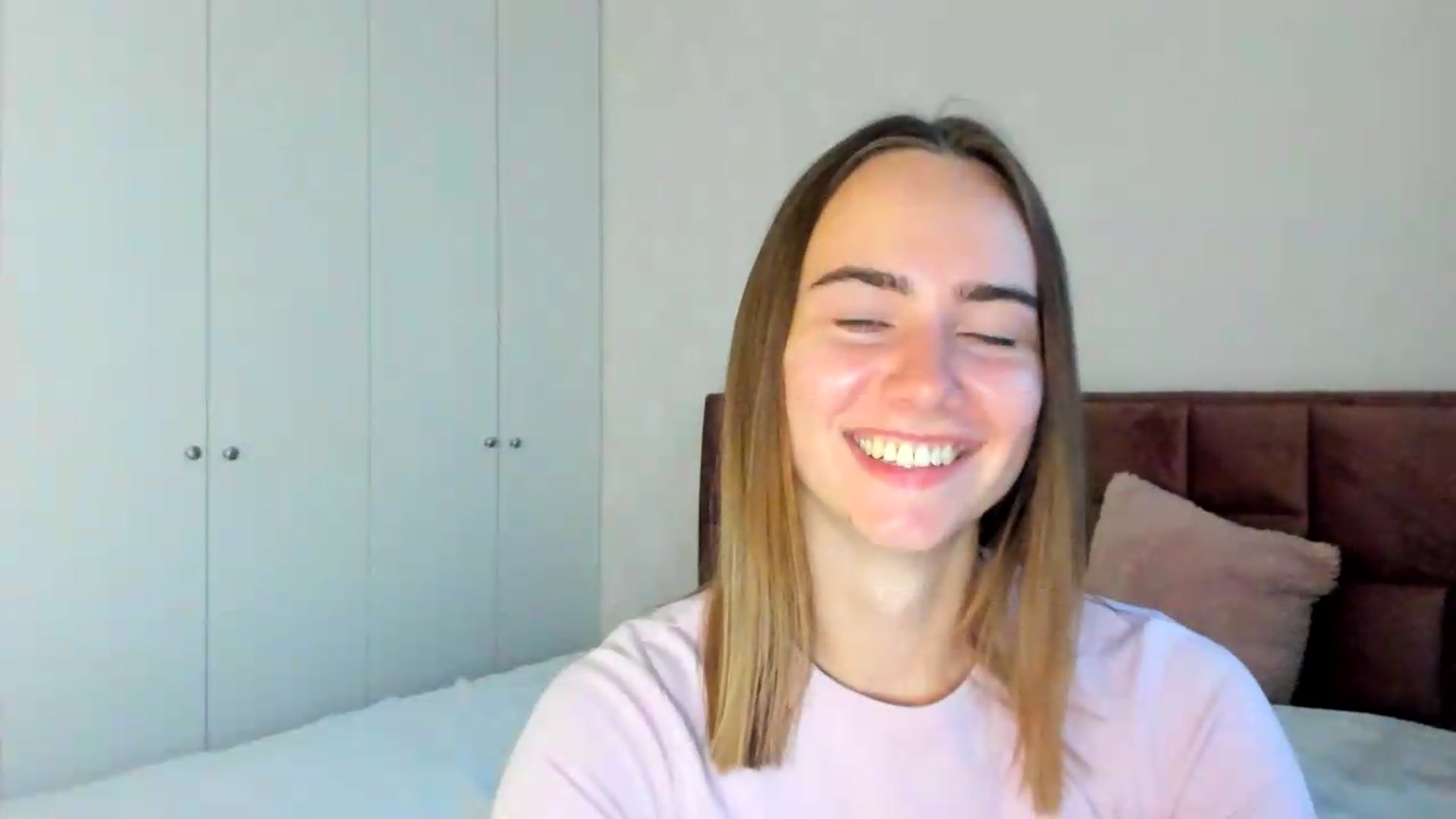 Gallery image thumbnail from OhAlisa's myfreecams stream on, 05/28/2026, 18:11 image 8 of 20