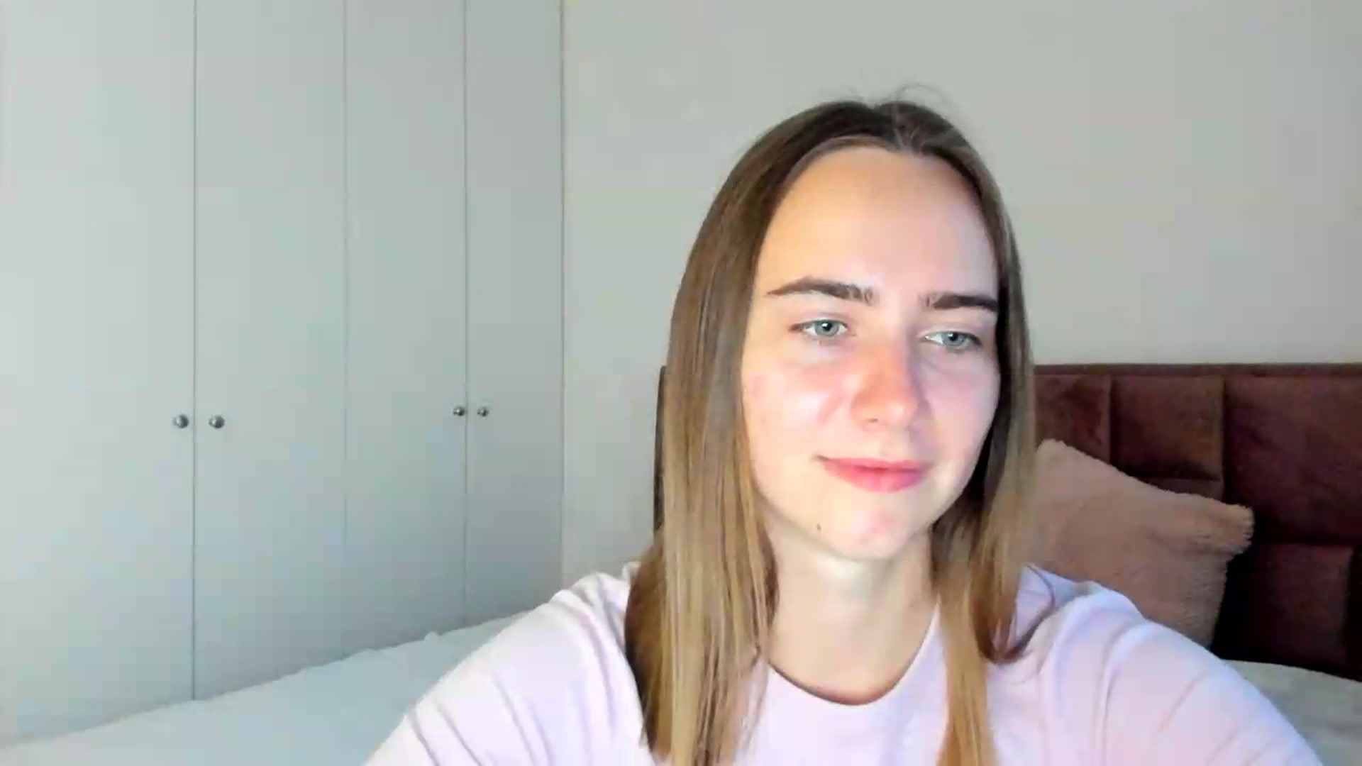 Gallery image thumbnail from OhAlisa's myfreecams stream on, 05/28/2026, 18:11 image 14 of 20