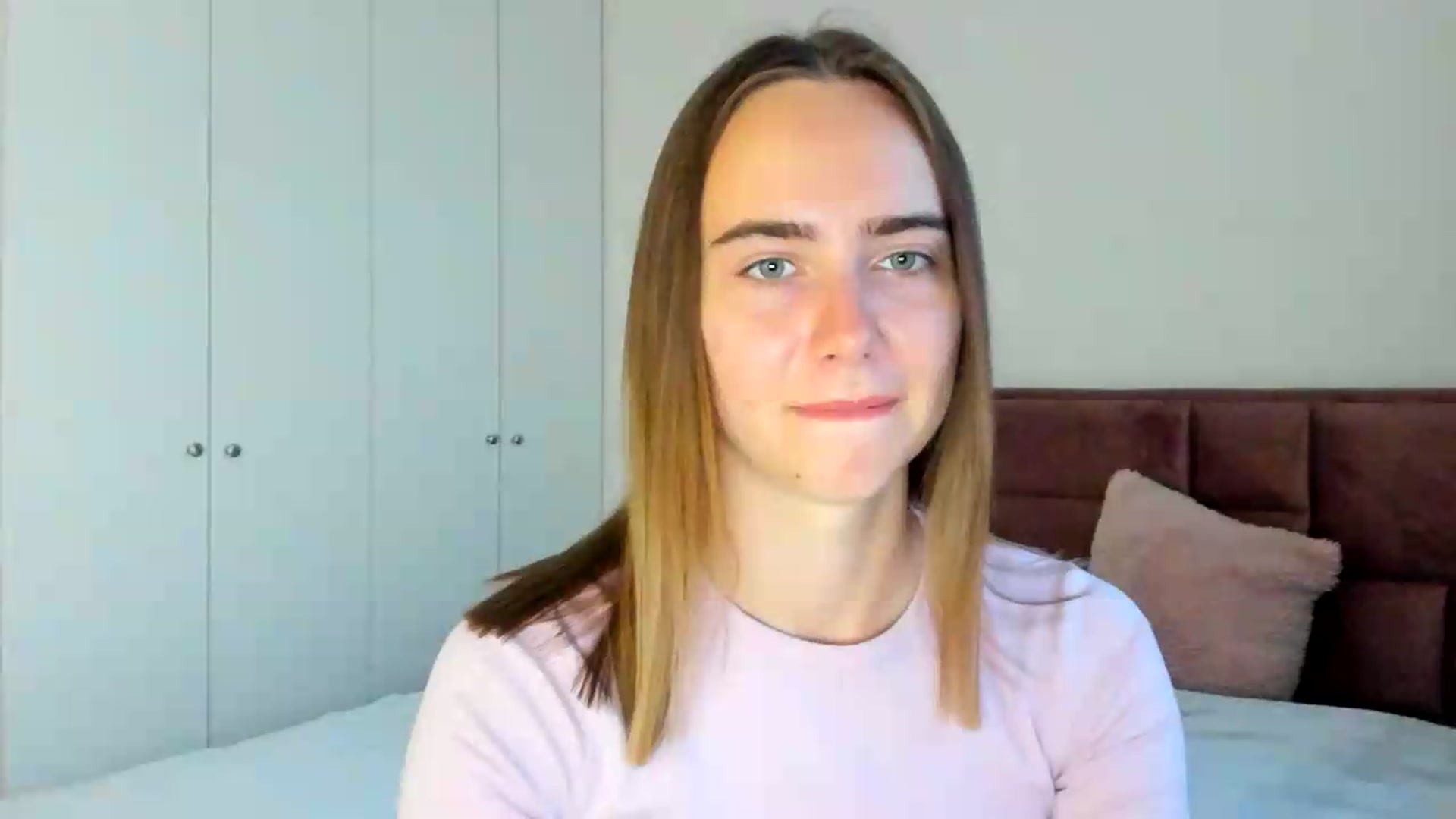 Gallery image thumbnail from OhAlisa's myfreecams stream on, 05/28/2026, 18:11 image 4 of 20
