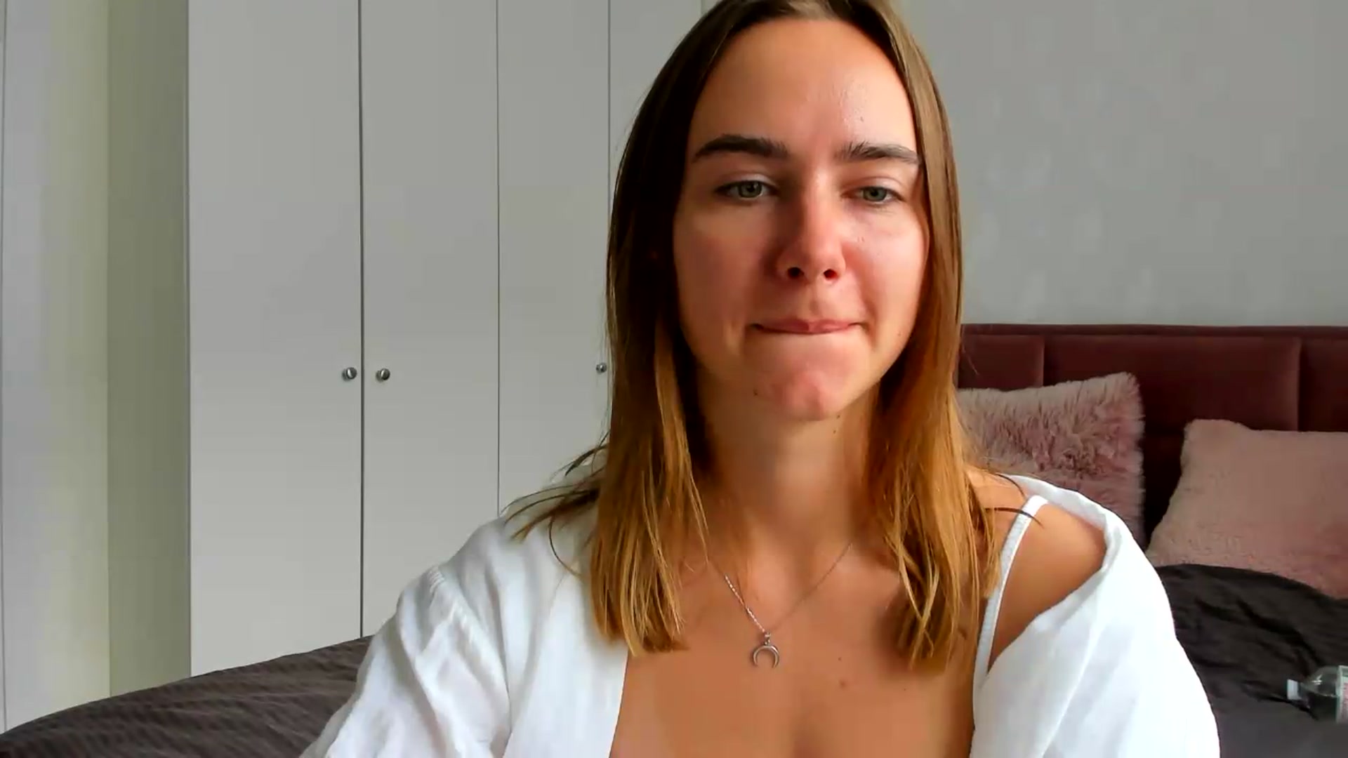Gallery image thumbnail from OhAlisa's myfreecams stream on, 07/07/2026, 15:34 image 14 of 20
