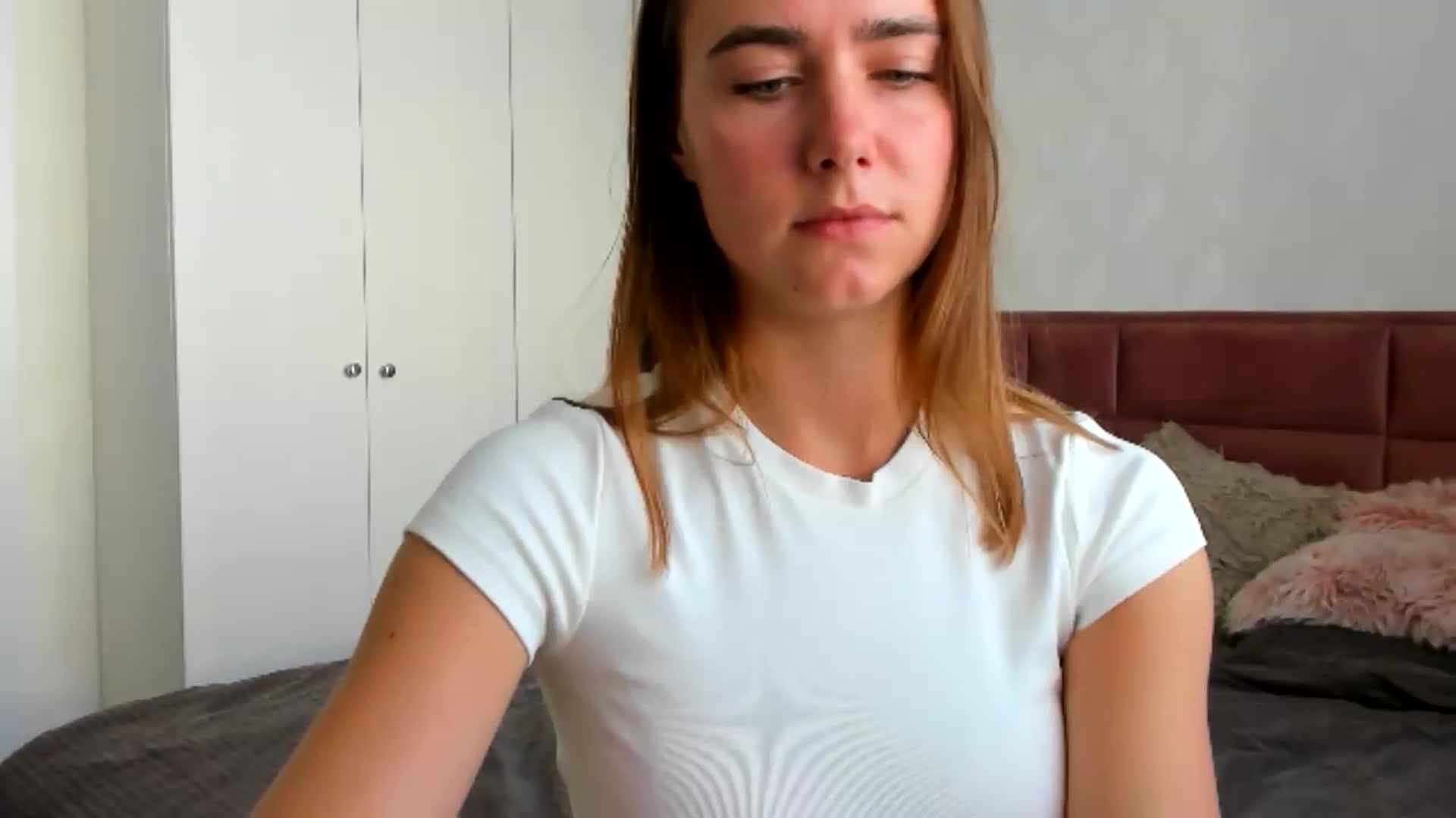 Gallery image thumbnail from OhAlisa's myfreecams stream on, 07/18/2026, 14:45 image 15 of 20