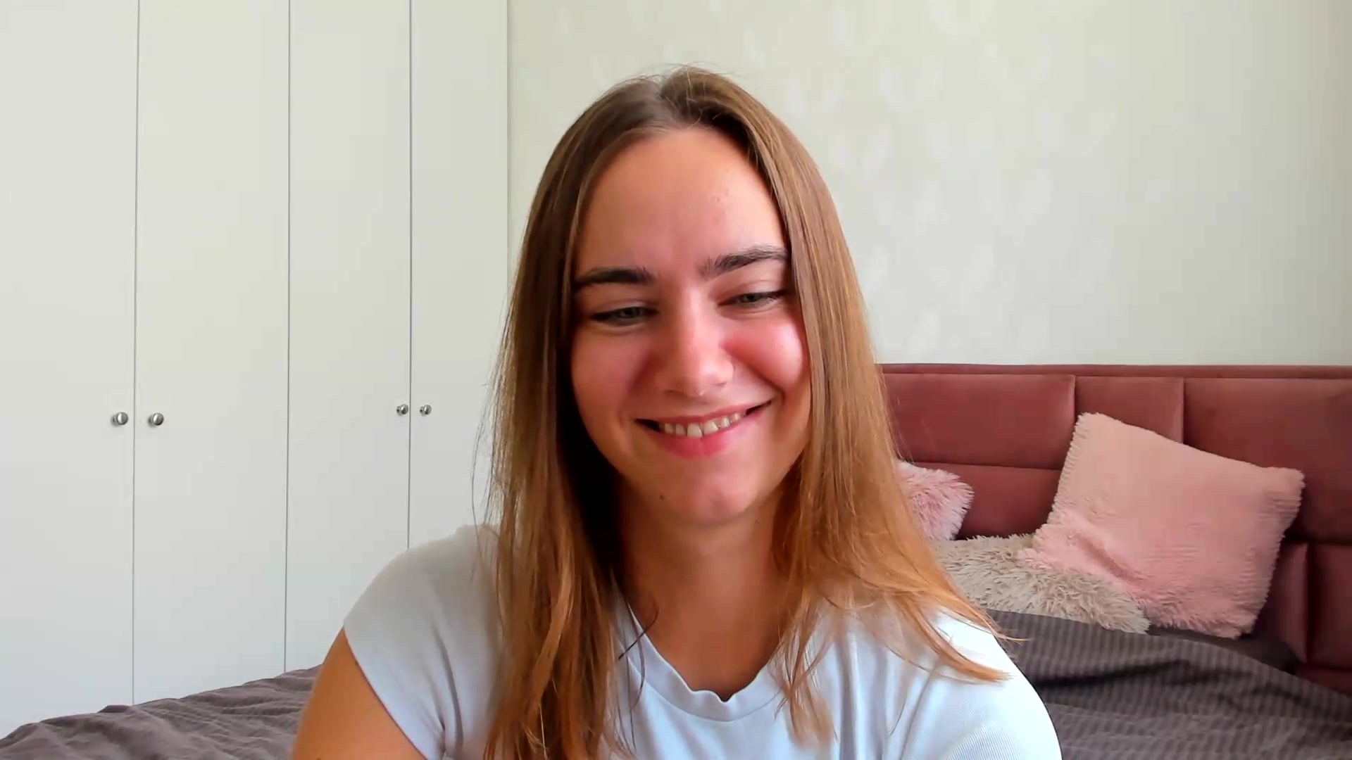 Gallery image thumbnail from OhAlisa's myfreecams stream on, 07/19/2026, 12:07 image 5 of 20