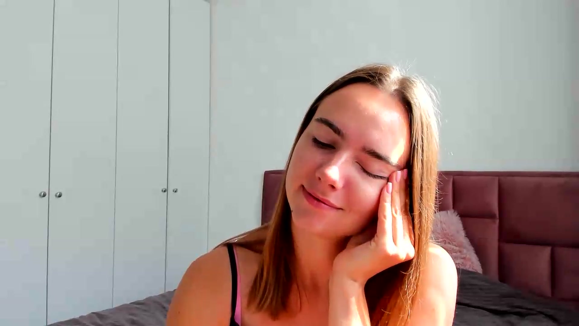 Gallery image thumbnail from OhAlisa's myfreecams stream on, 08/07/2026, 06:06 image 14 of 20