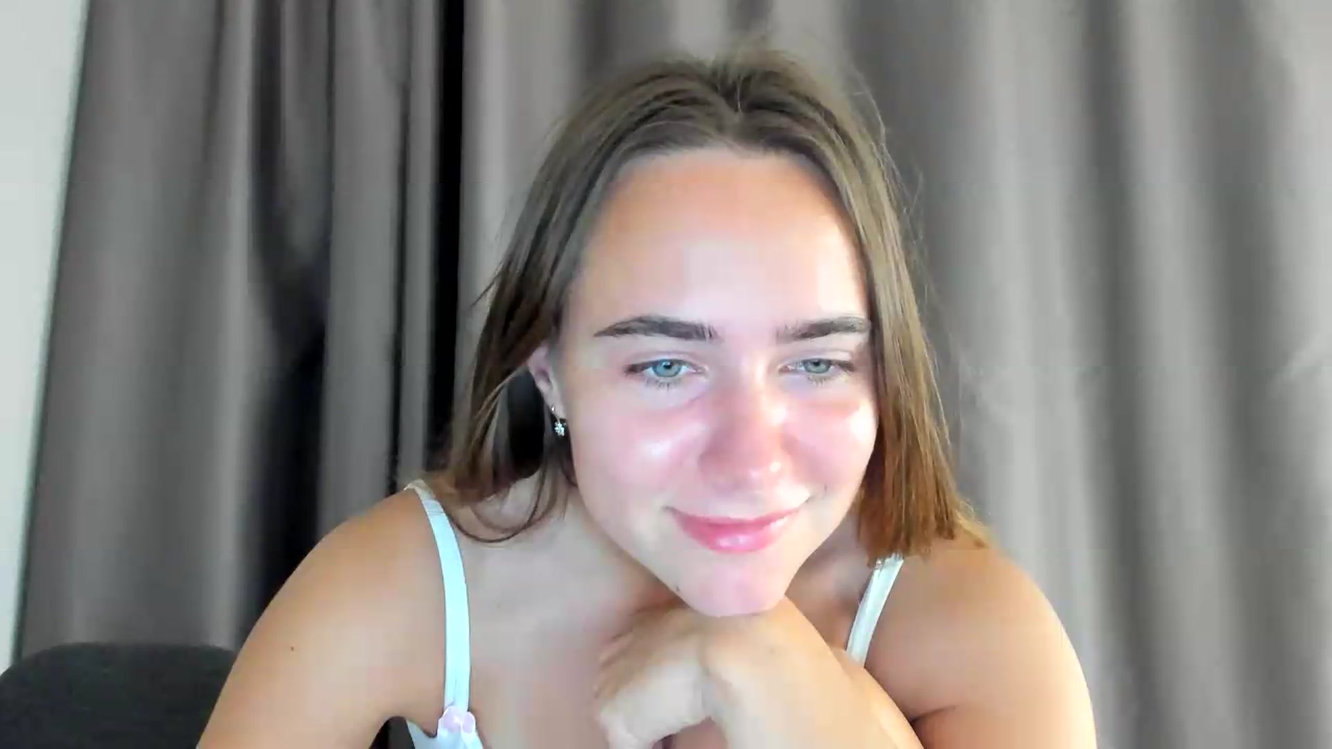 Gallery image thumbnail from OhAlisa's myfreecams stream on, 08/08/2026, 16:36 image 19 of 20