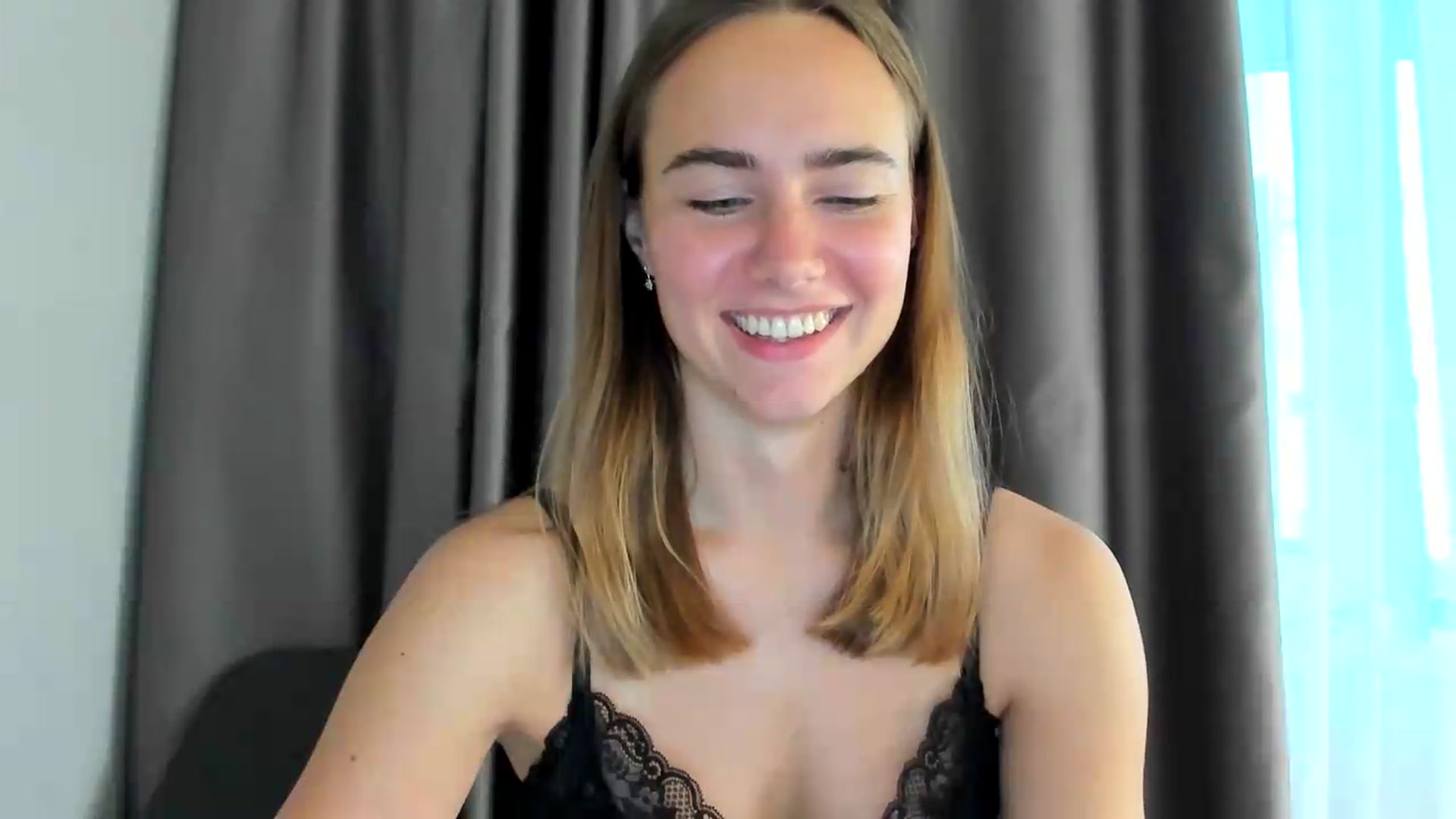 Gallery image thumbnail from OhAlisa's myfreecams stream on, 08/11/2026, 16:48 image 4 of 20