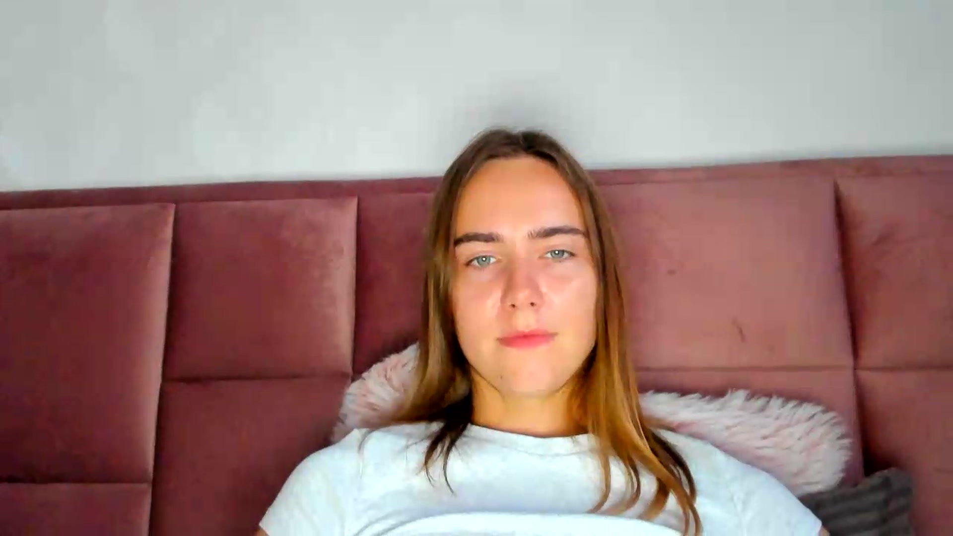 Gallery image thumbnail from OhAlisa's myfreecams stream on, 08/15/2026, 17:06 image 17 of 20