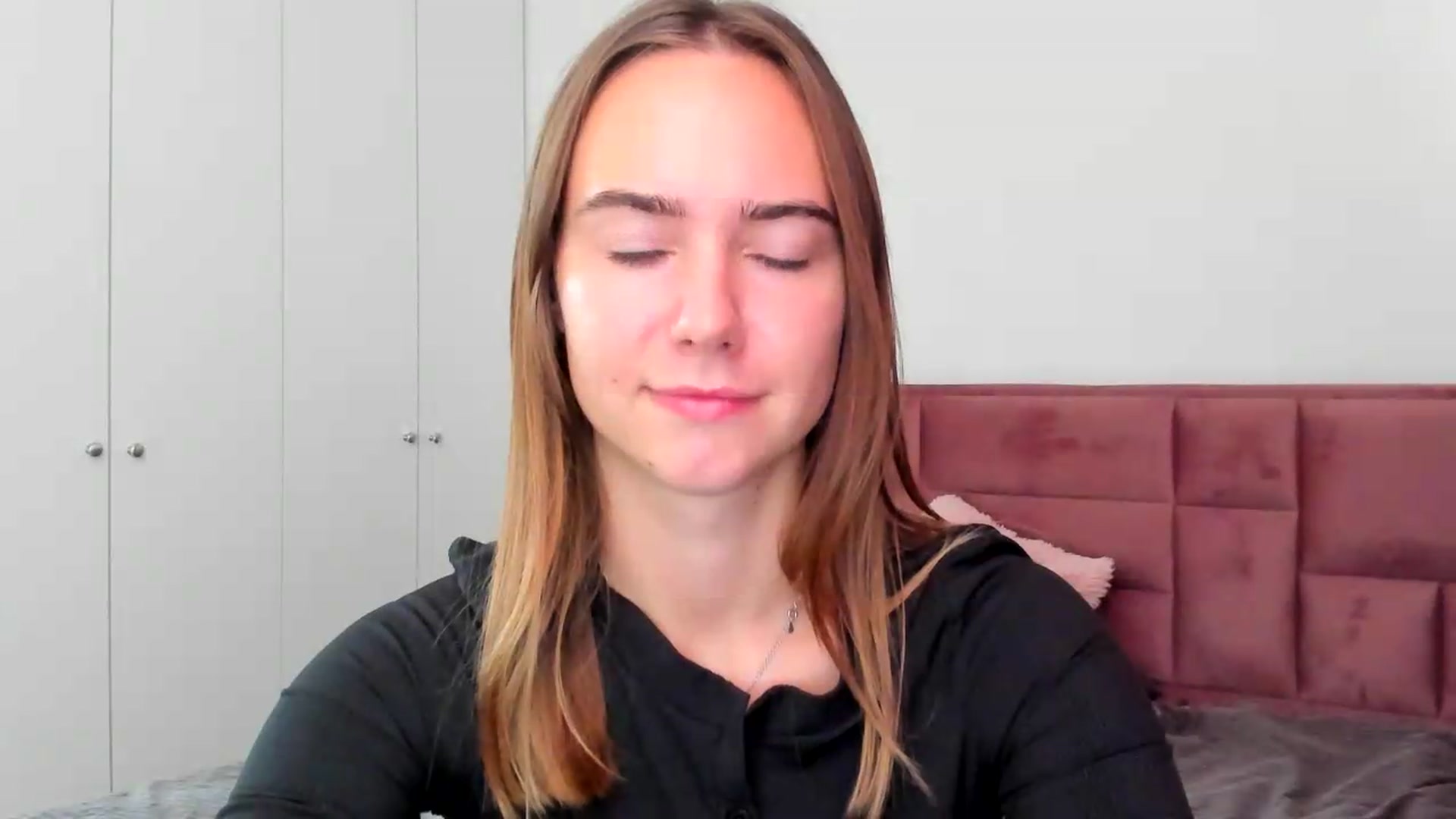 Gallery image thumbnail from OhAlisa's myfreecams stream on, 09/04/2026, 07:57 image 11 of 20
