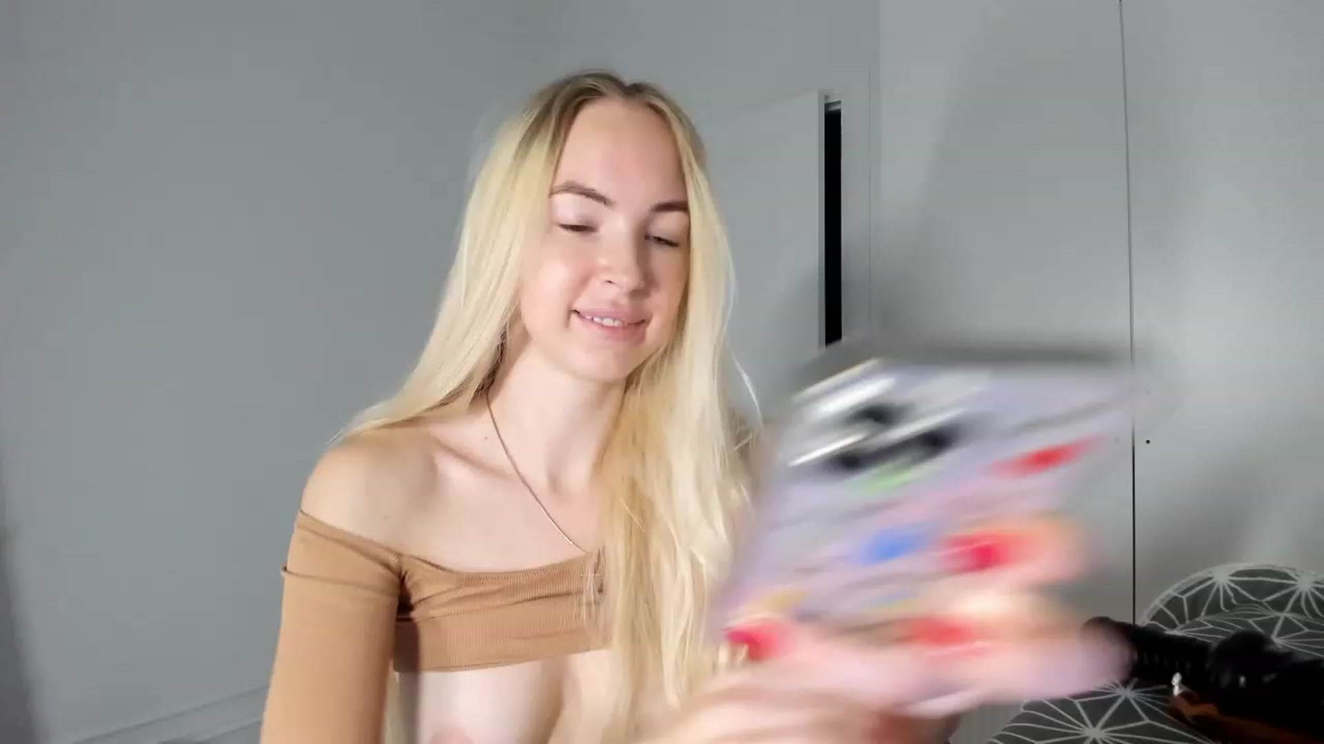 Gallery image thumbnail from OhBarbie's myfreecams stream on, 10/28/2023, 04:15 image 15 of 20