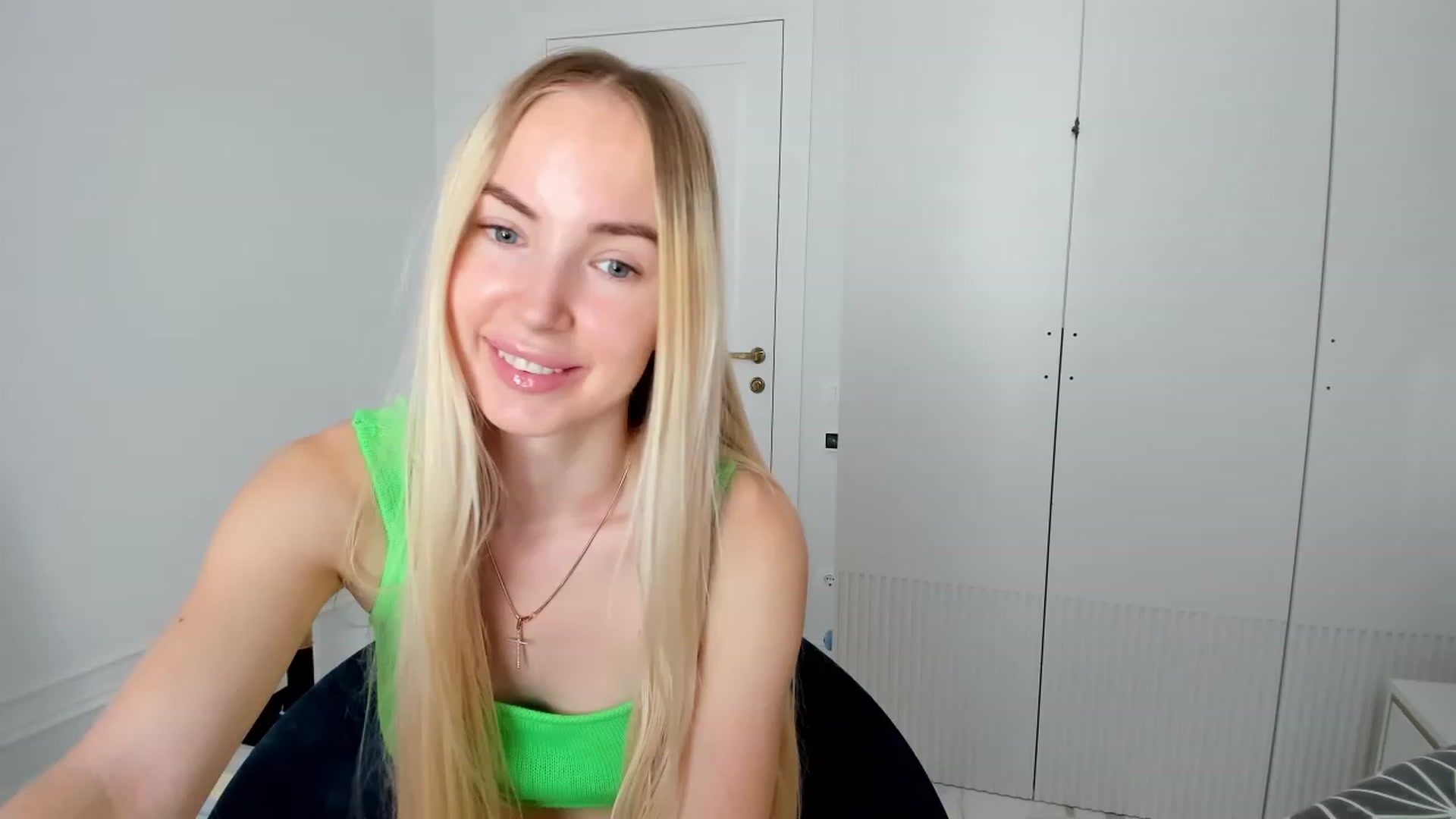 Gallery image thumbnail from OhBarbie's myfreecams stream on, 10/29/2023, 07:00 image 12 of 20
