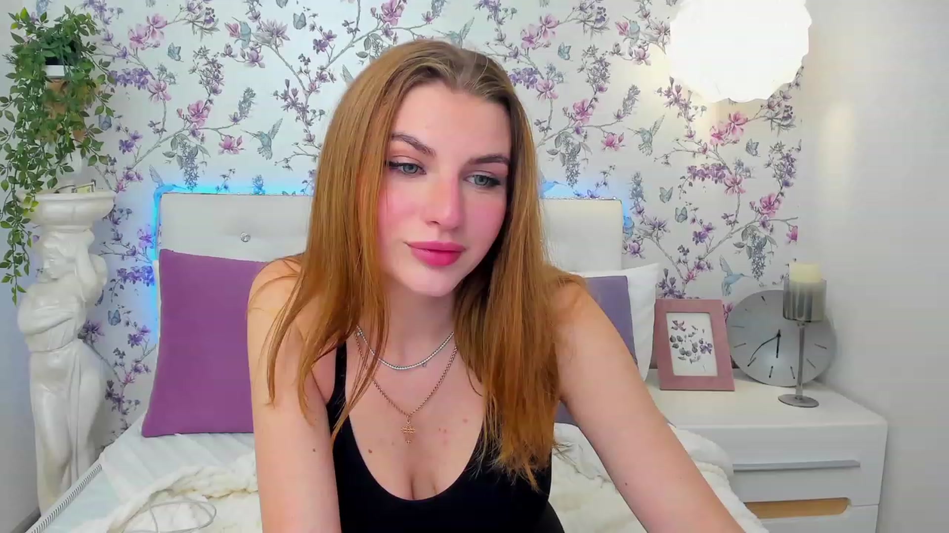 Gallery image thumbnail from OhCarrie's myfreecams stream on, 12/02/2023, 15:41 image 5 of 20