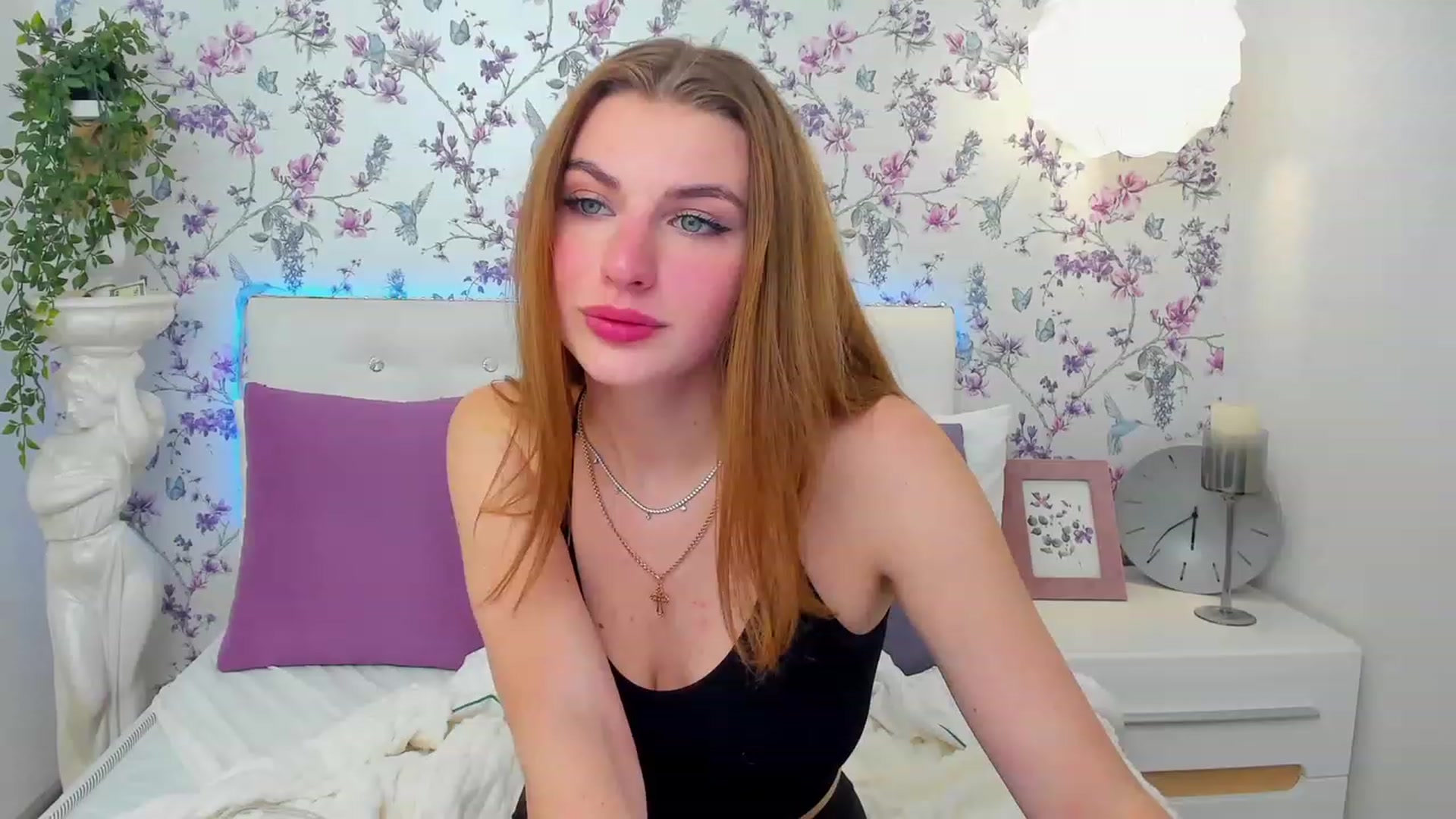Gallery image thumbnail from OhCarrie's myfreecams stream on, 12/02/2023, 15:41 image 2 of 20