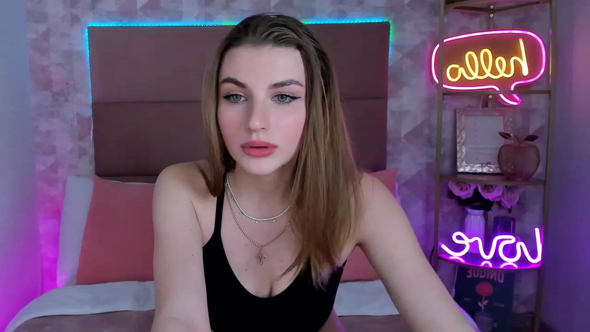 Gallery image thumbnail from OhCarrie's myfreecams stream on, 12/03/2023, 14:27 image 6 of 20