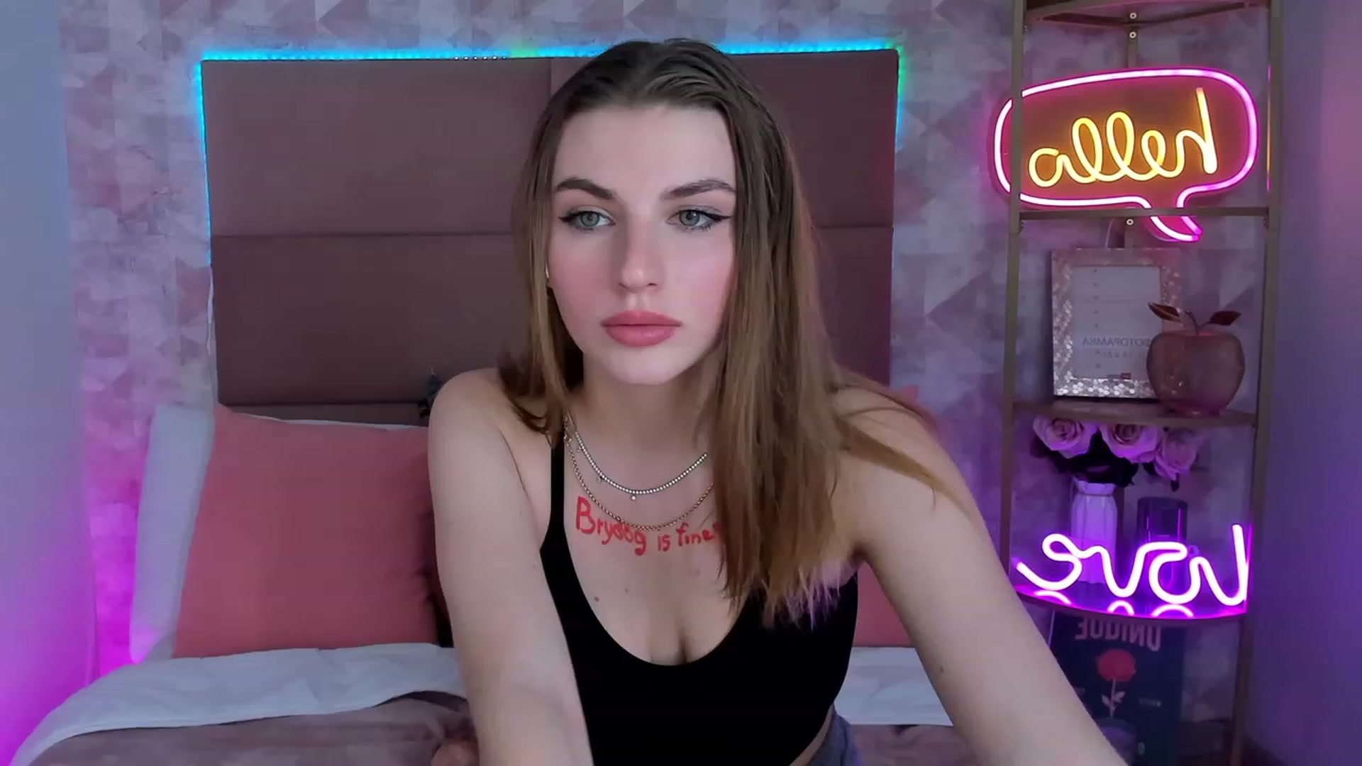 Gallery image thumbnail from OhCarrie's myfreecams stream on, 12/03/2023, 15:22 image 8 of 20