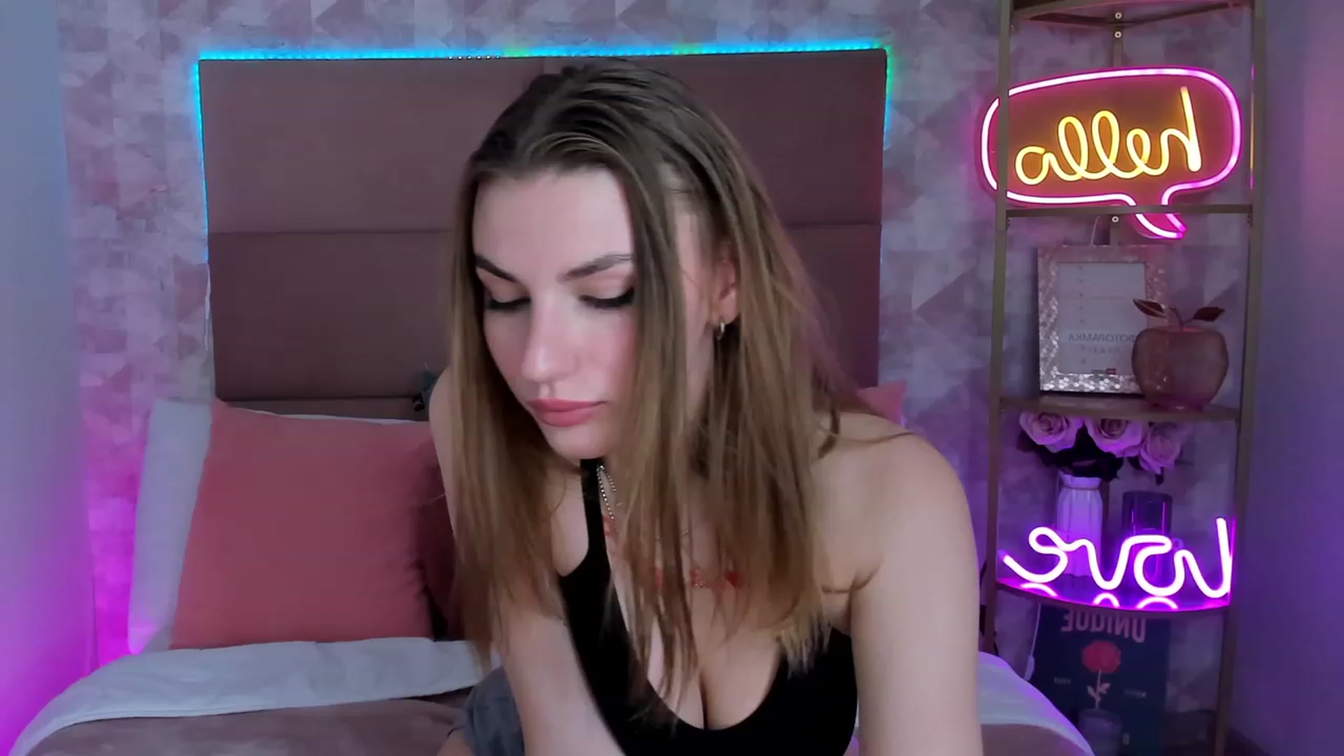 Gallery image thumbnail from OhCarrie's myfreecams stream on, 12/03/2023, 15:22 image 20 of 20