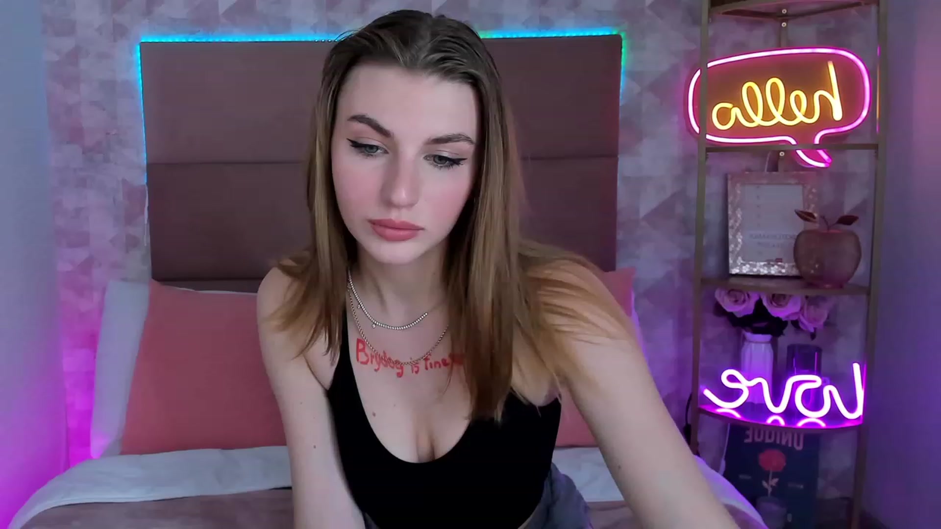 Gallery image thumbnail from OhCarrie's myfreecams stream on, 12/03/2023, 15:22 image 14 of 20