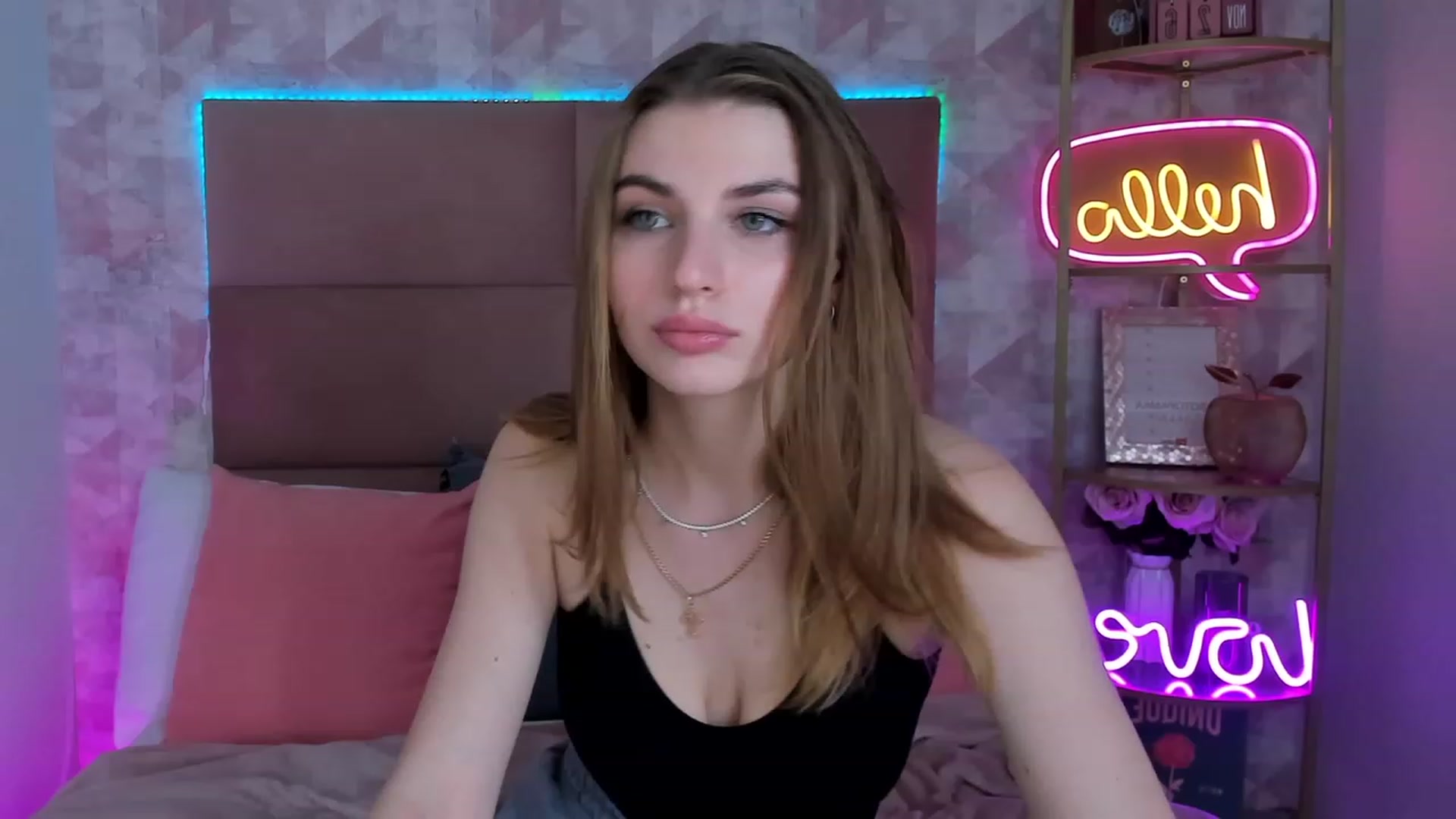 Gallery image thumbnail from OhCarrie's myfreecams stream on, 12/03/2023, 19:39 image 2 of 20