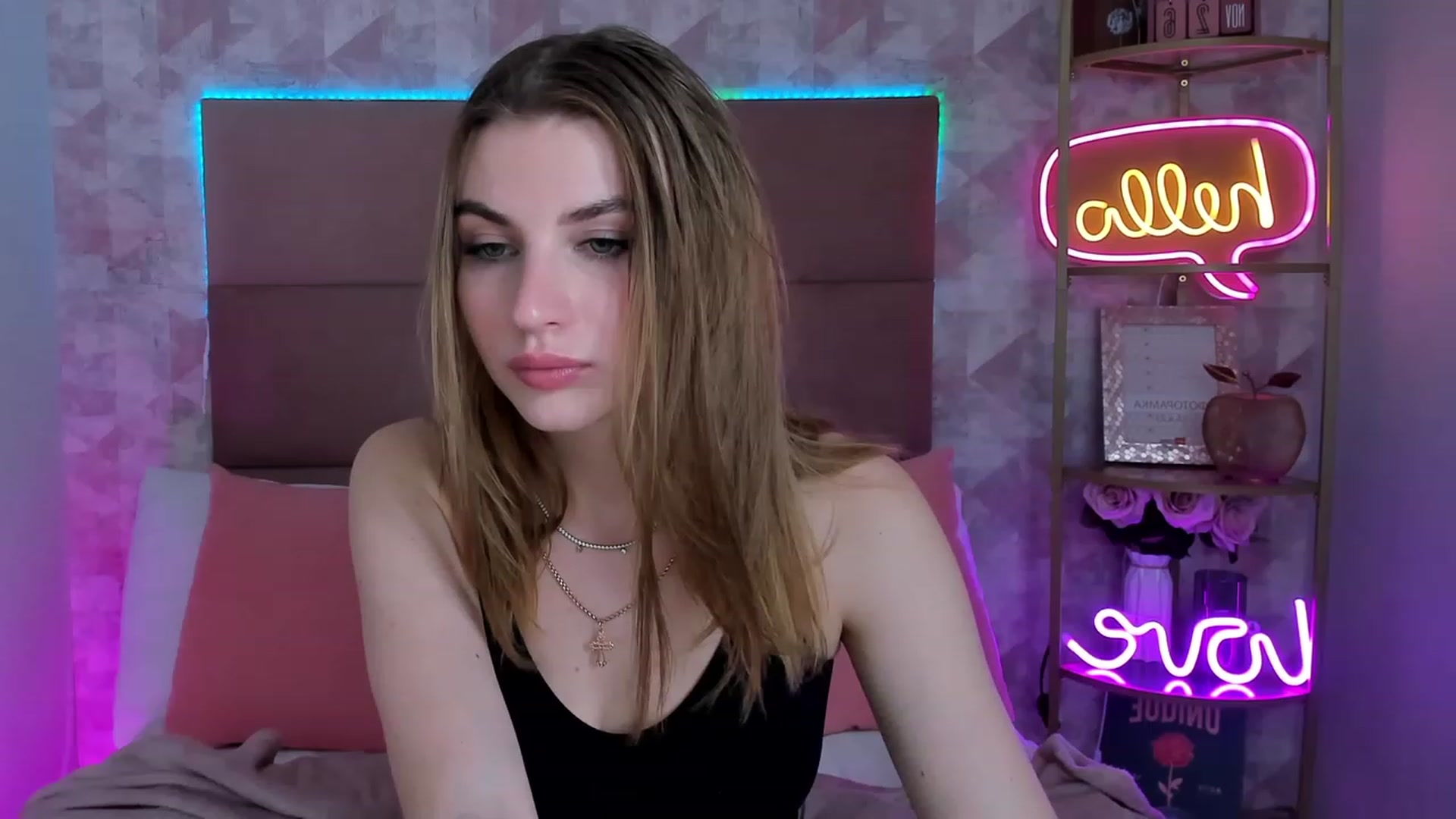 Gallery image thumbnail from OhCarrie's myfreecams stream on, 12/03/2023, 19:39 image 12 of 20