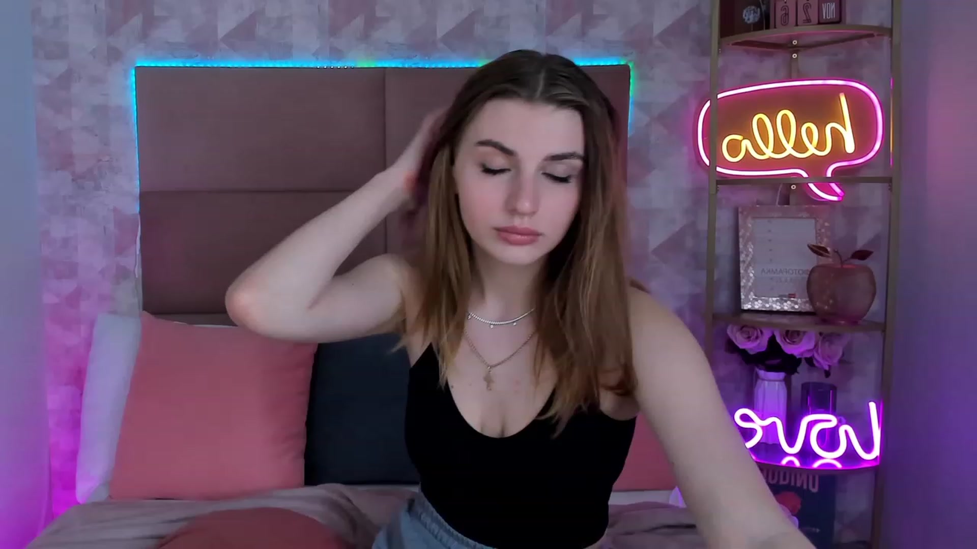 Gallery image thumbnail from OhCarrie's myfreecams stream on, 12/03/2023, 19:39 image 6 of 20
