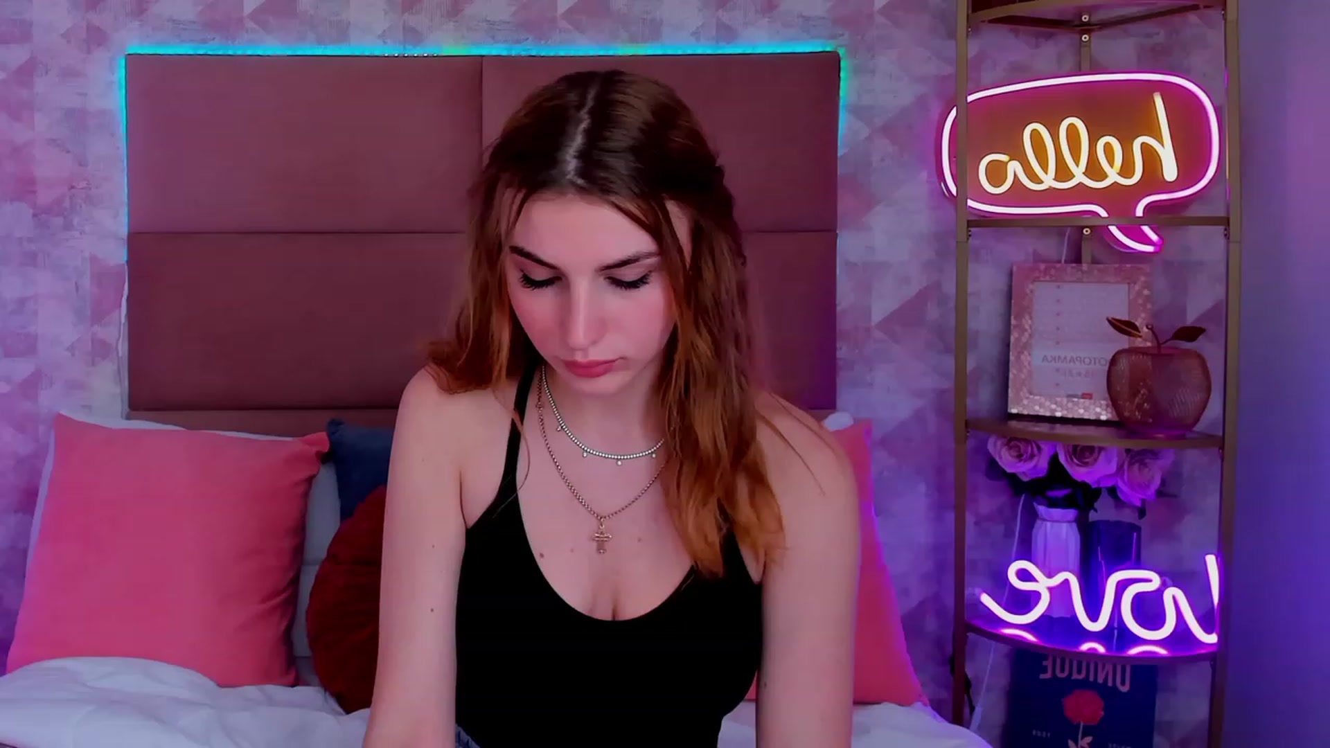 Gallery image thumbnail from OhCarrie's myfreecams stream on, 12/05/2023, 11:57 image 9 of 20