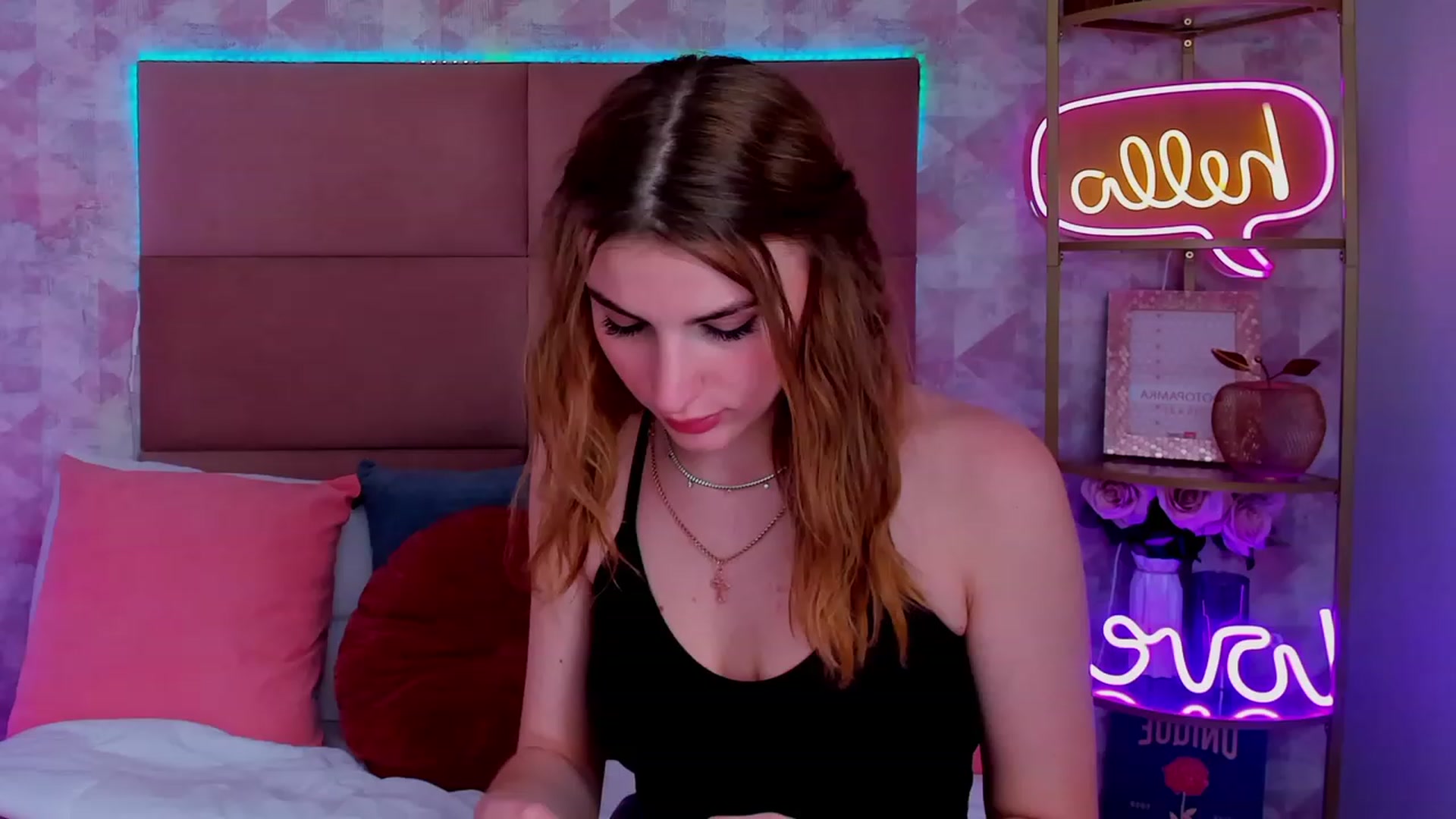Gallery image thumbnail from OhCarrie's myfreecams stream on, 12/05/2023, 11:57 image 2 of 20