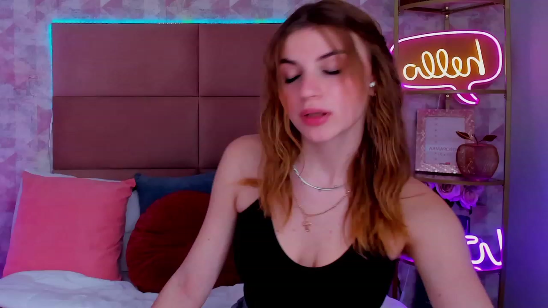 Gallery image thumbnail from OhCarrie's myfreecams stream on, 12/05/2023, 11:57 image 1 of 20