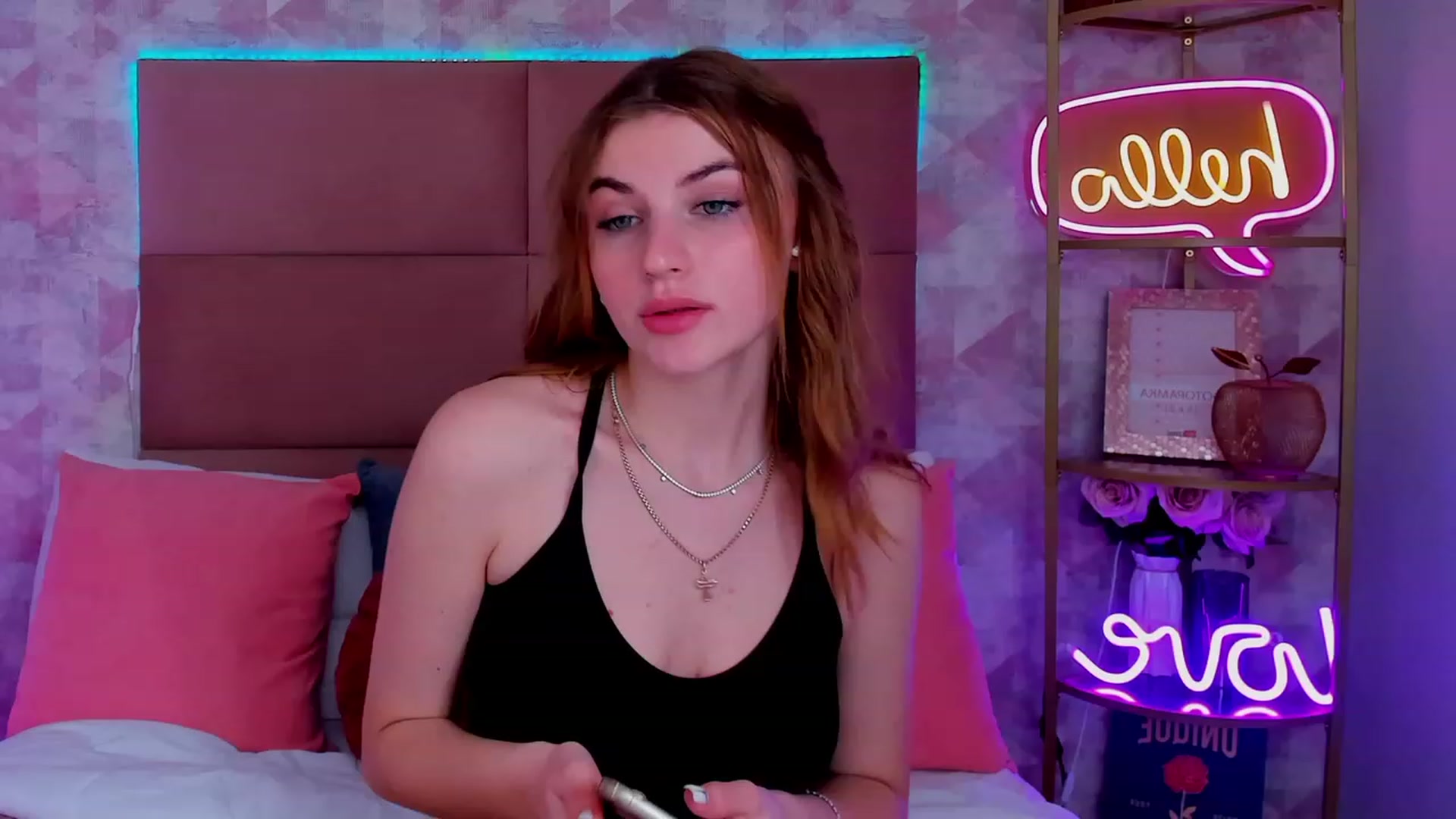 Gallery image thumbnail from OhCarrie's myfreecams stream on, 12/05/2023, 11:57 image 17 of 20